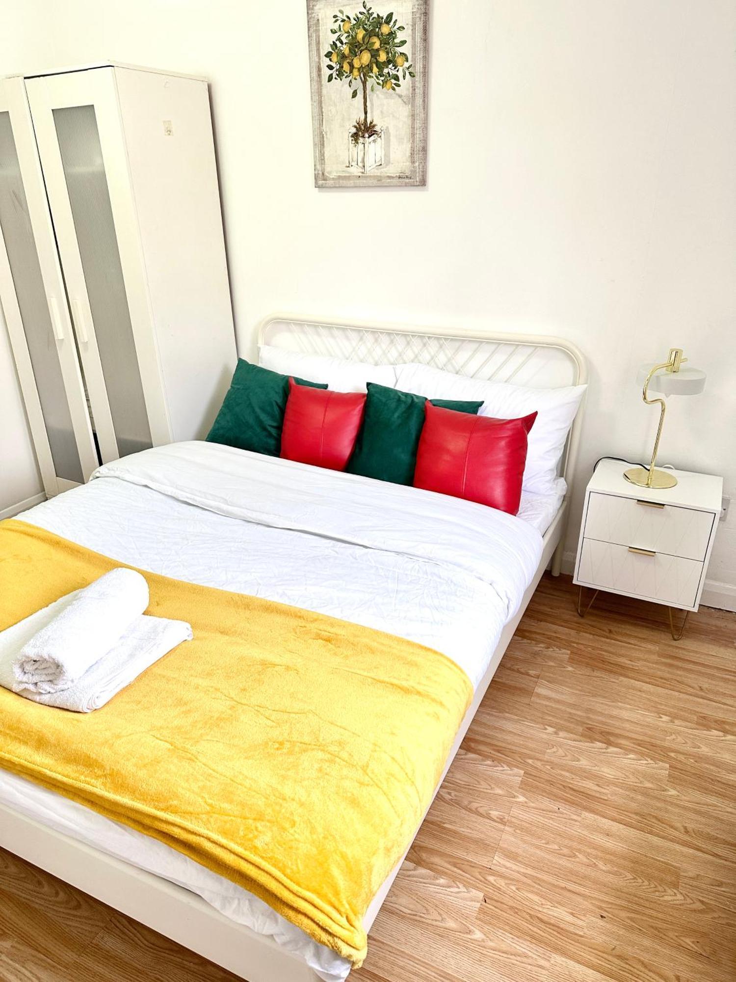 4 Ensuite Bedroom Entire House Sleeps 10 Driveway Parking Near Univesity And Center Coventry