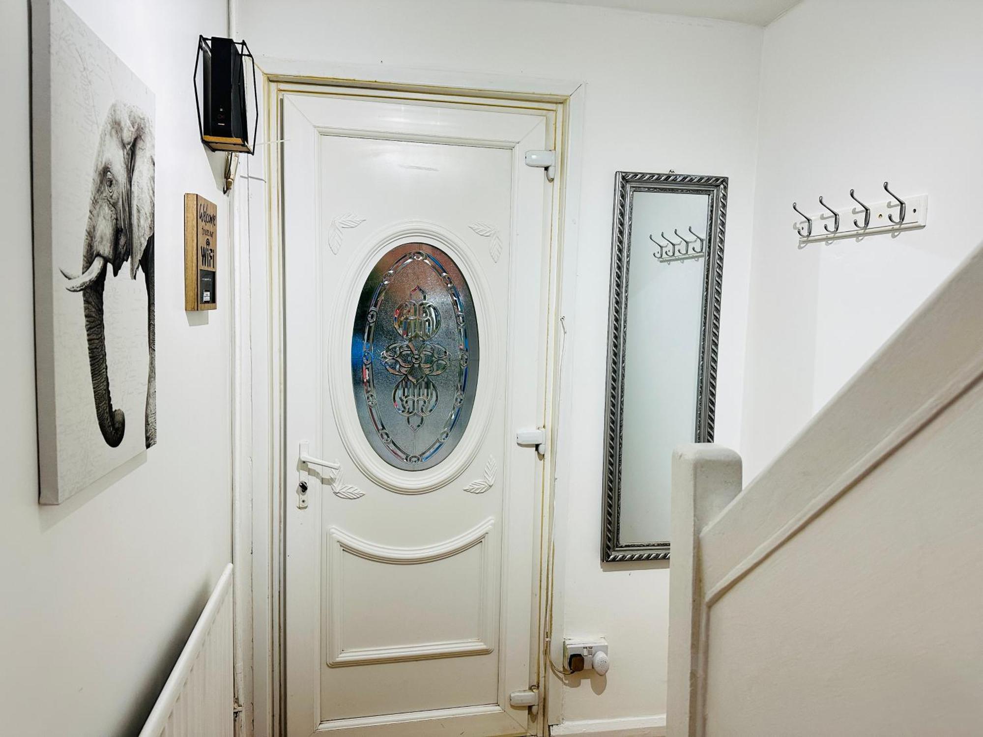3 Twin Bedroom Entire House Sleeps 10 Driveway Parking Near And Center *