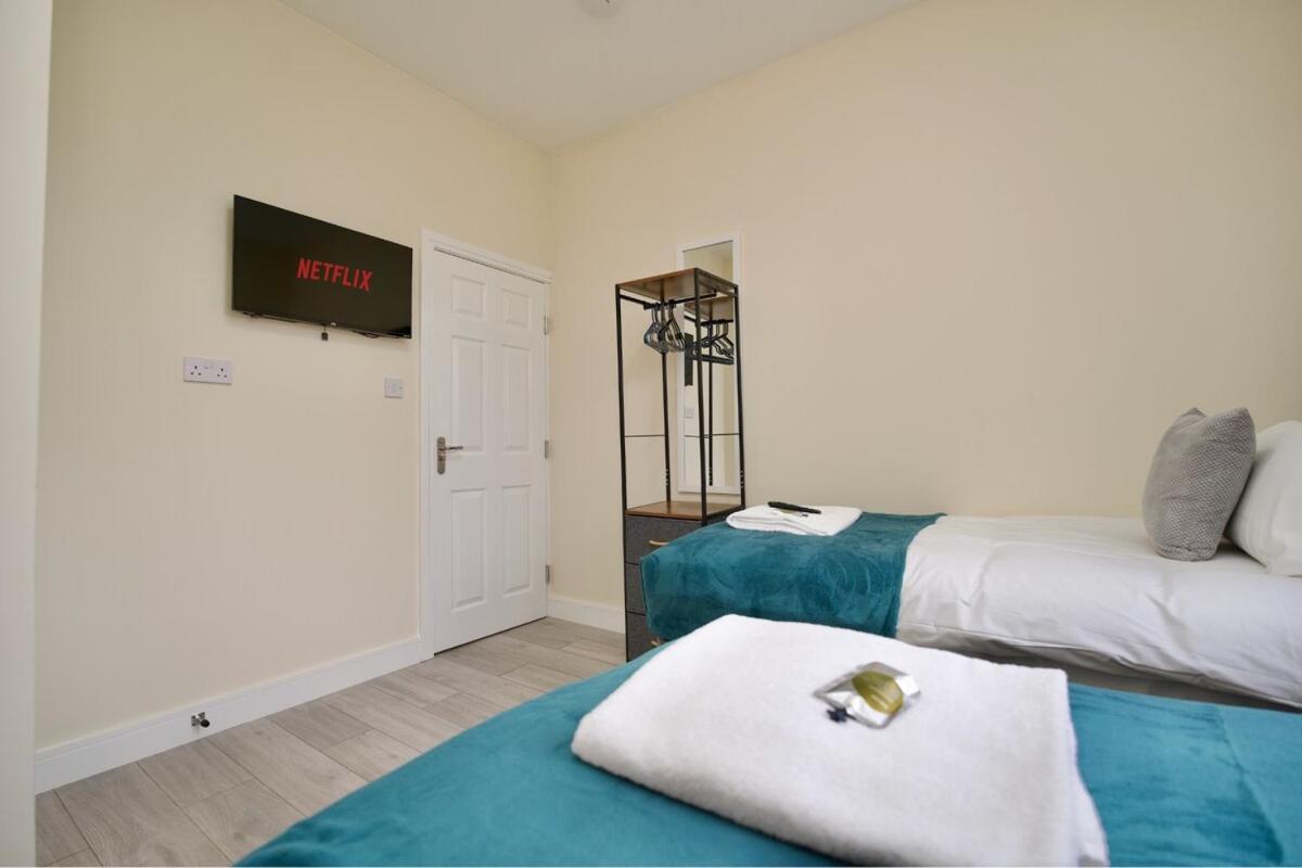 Holiday home Monks Villa Fully Furnished Home Coventry