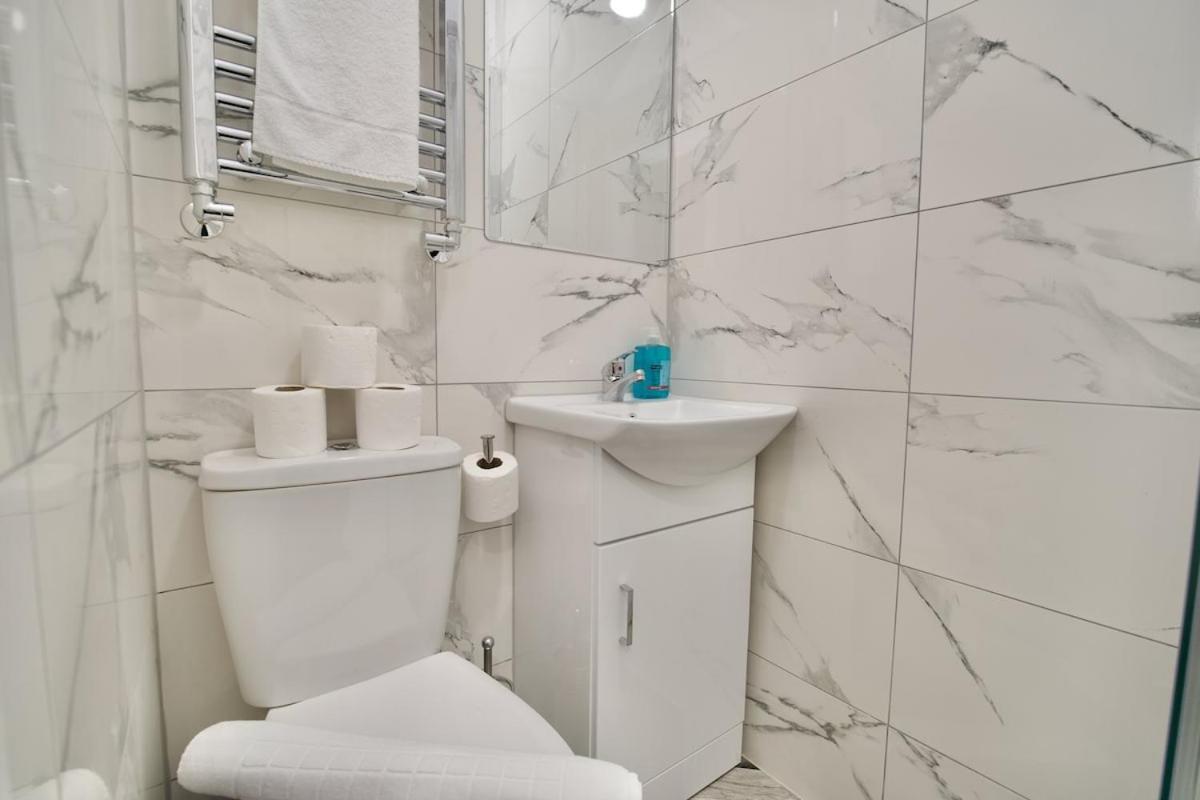 Holiday home Monks Villa Fully Furnished Home Coventry *
