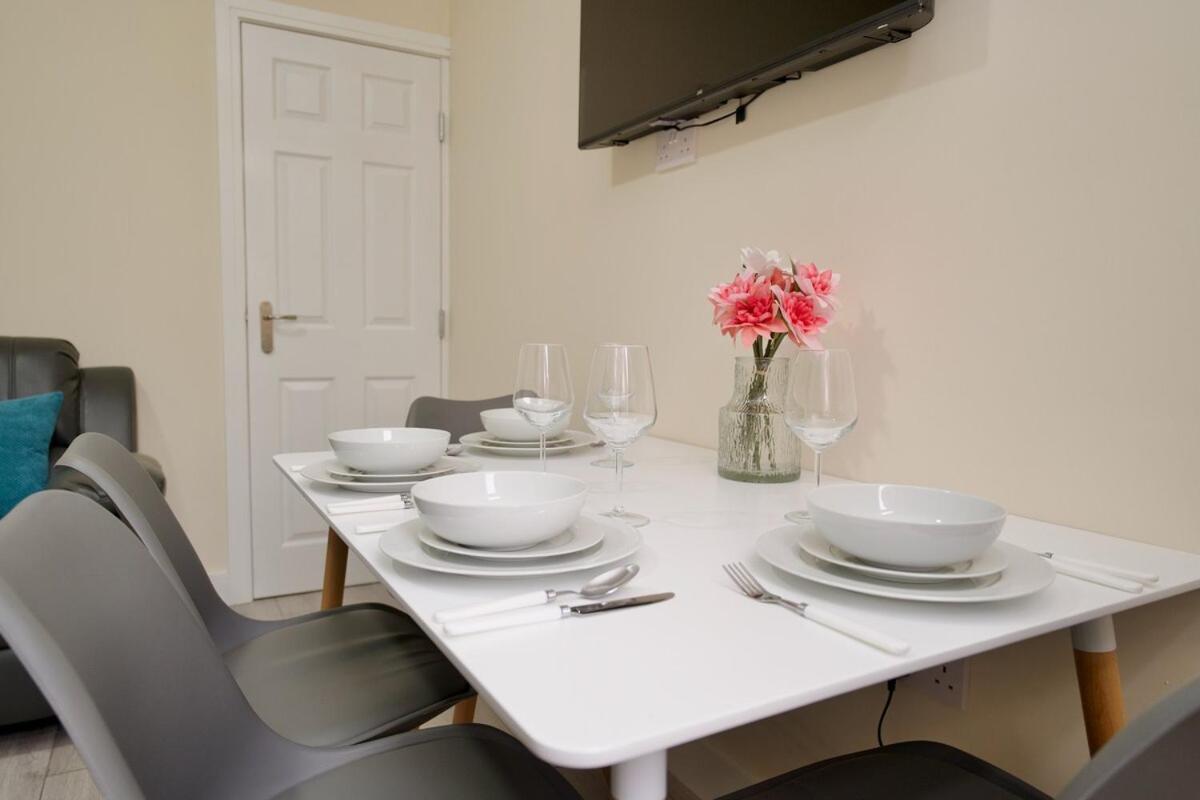 Monks Villa Fully Furnished Home Coventry Holiday home Coventry