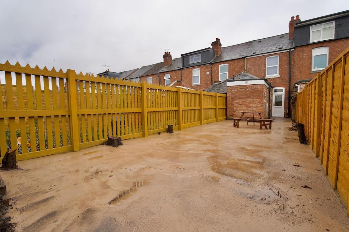 Monks Villa Fully Furnished Home Coventry * Coventry