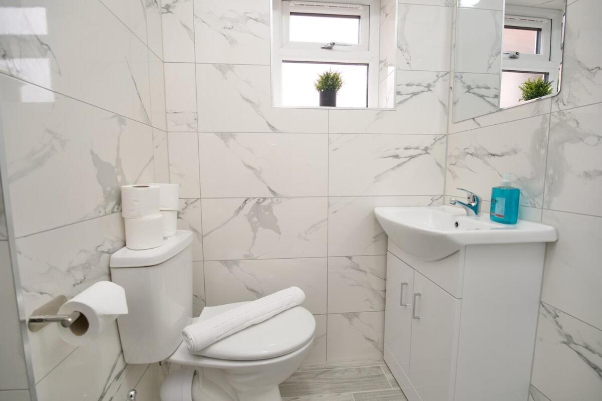 Monks Villa Fully Furnished Home Coventry Coventry