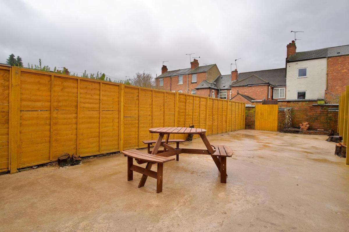 Monks Villa Fully Furnished Home Coventry * Coventry