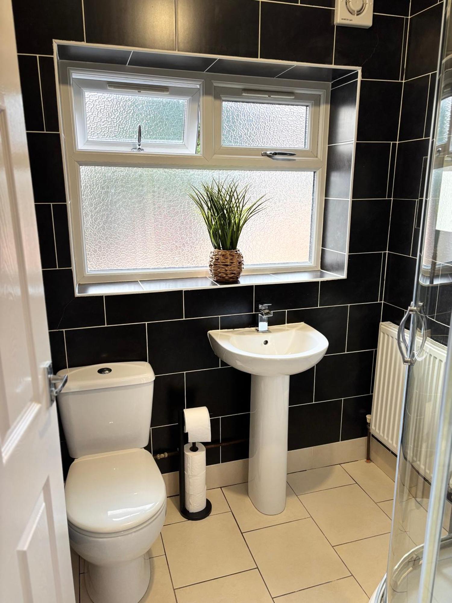 Holiday home Spacious House In Coventry