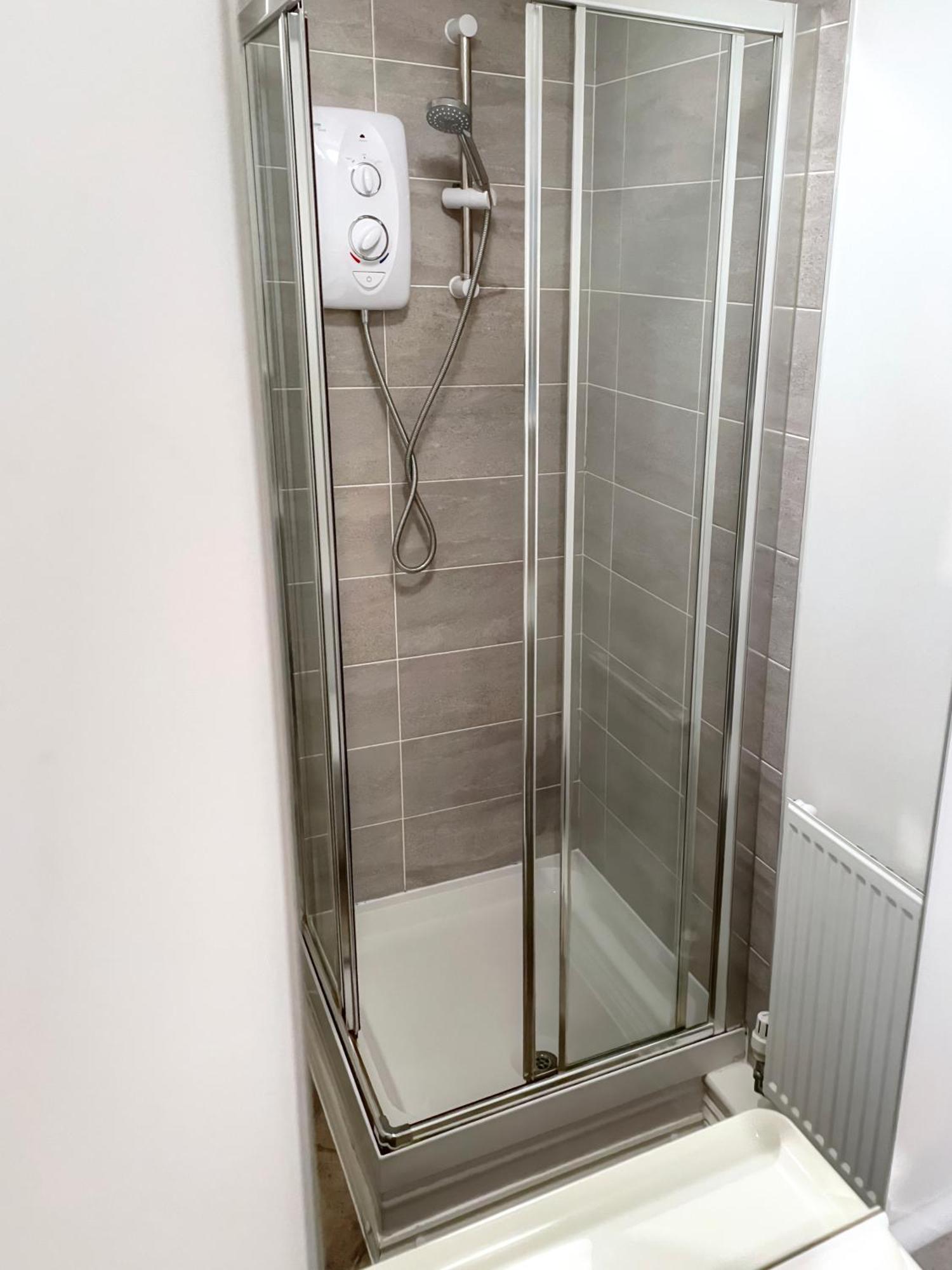 2-br Apartment, En-suite, Allocated Parking, Next To Playground Apartment Coventry
