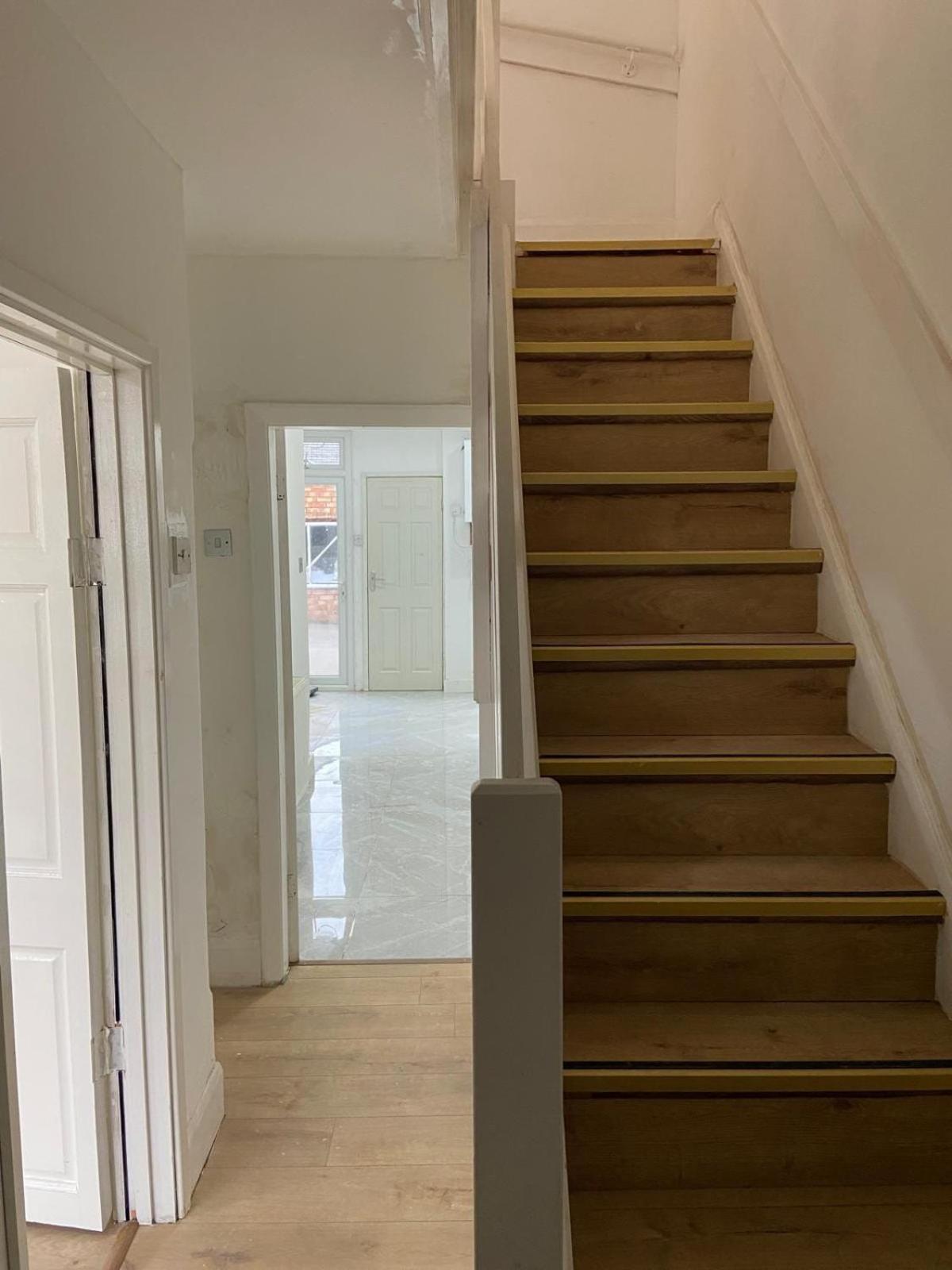 Lovely House For Family & Group Apartment Coventry