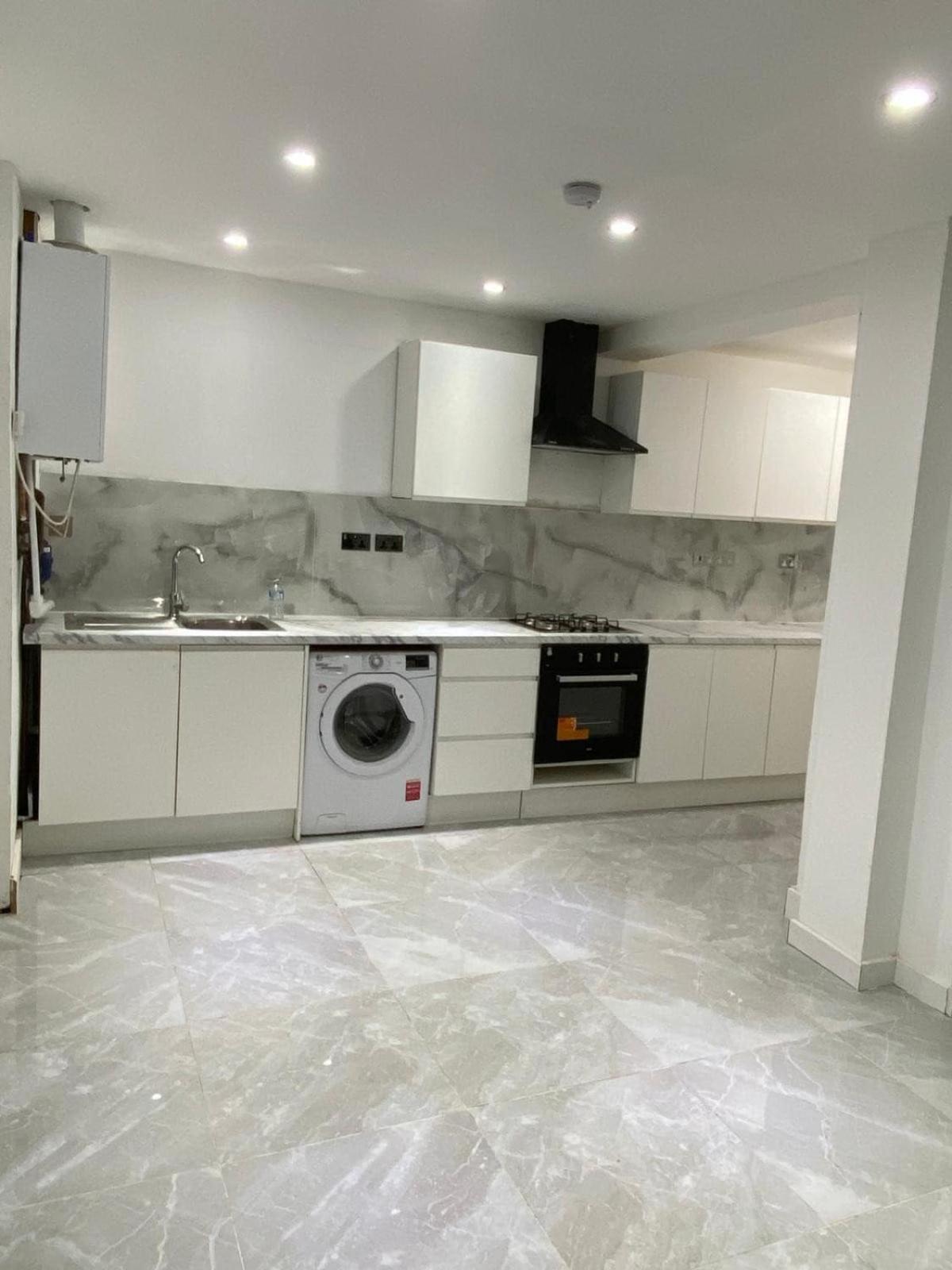 Lovely House For Family & Group Coventry