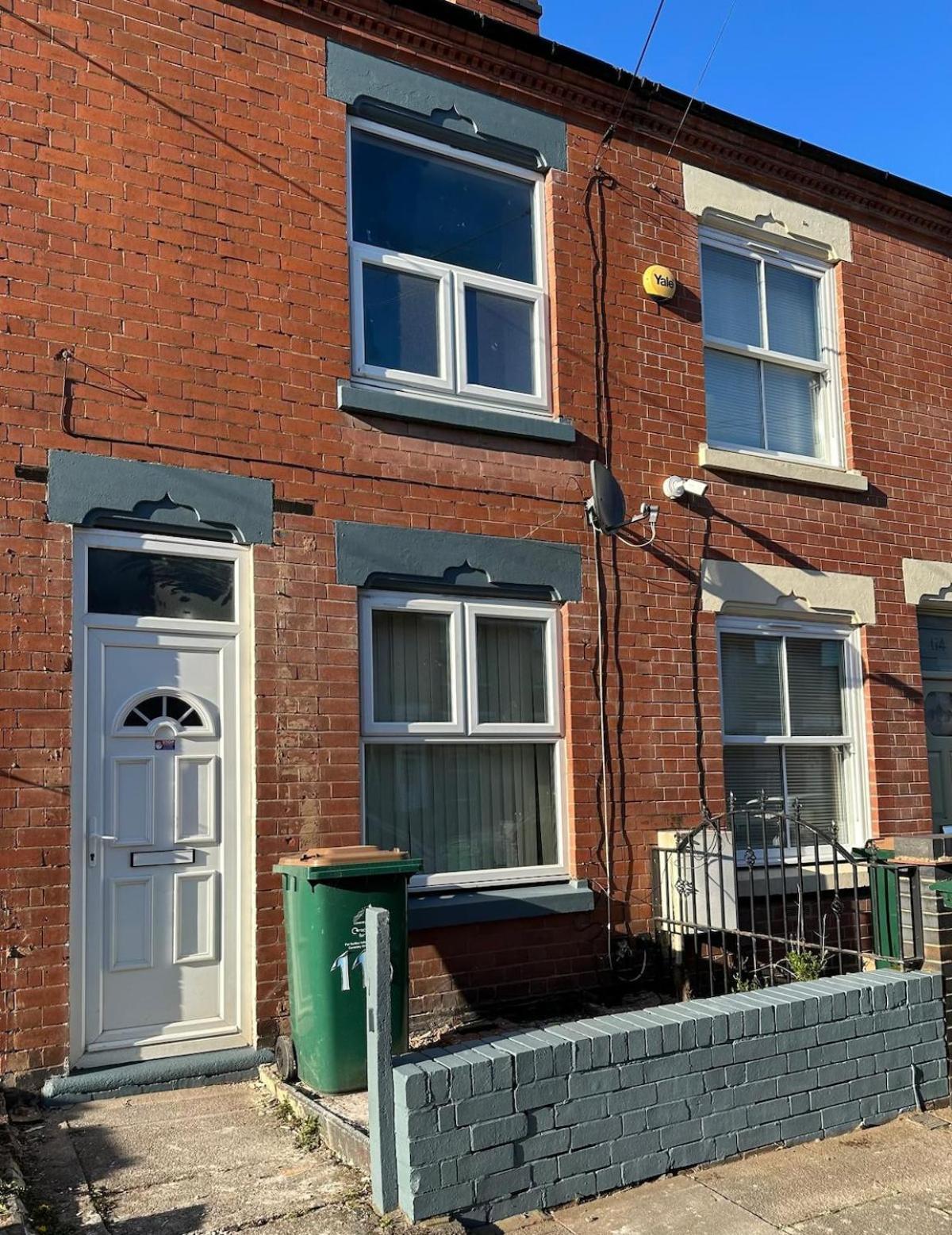3bed Terraced House Cv5 *
