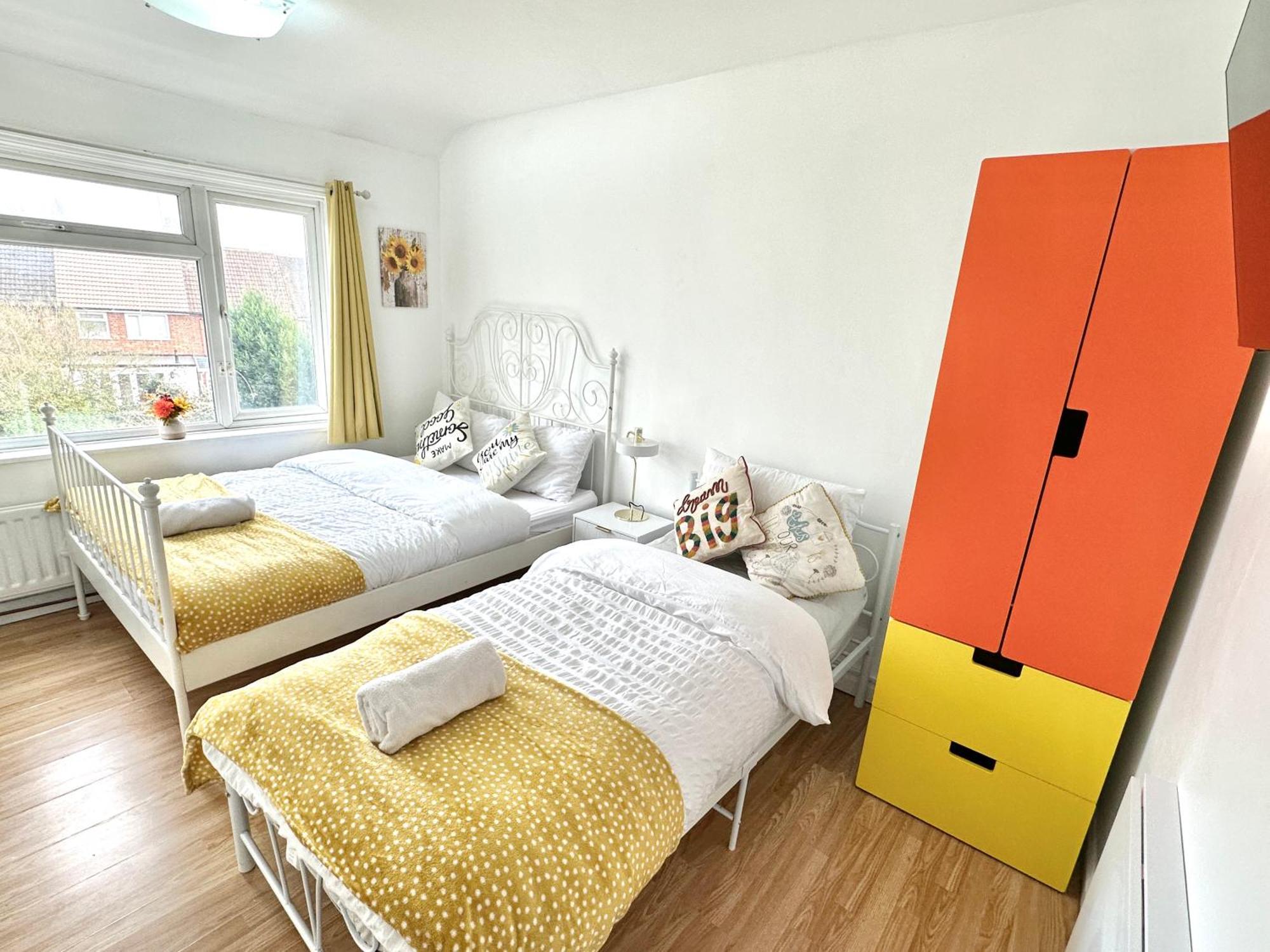 4 Ensuite Bedroom Entire House Sleeps 10 Driveway Parking Near Univesity And Center * Coventry