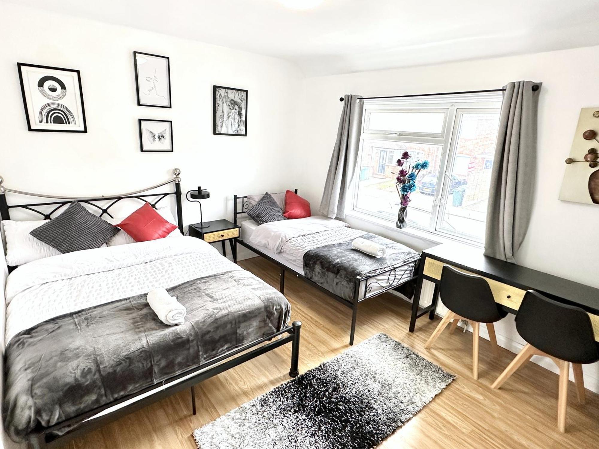 4 Ensuite Bedroom Entire House Sleeps 10 Driveway Parking Near Univesity And Center