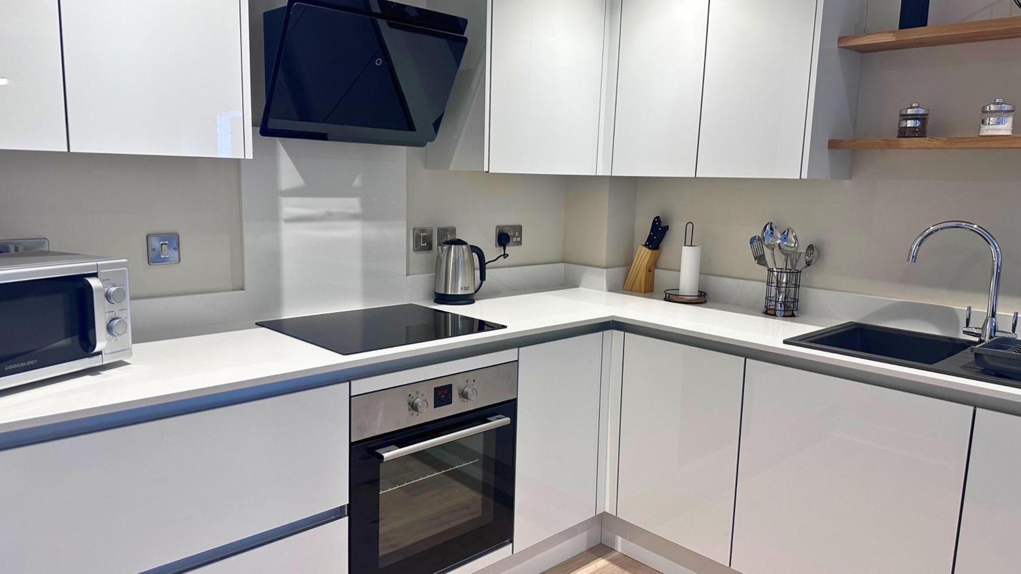 3 Bedroom Modern Apartment Coventry
