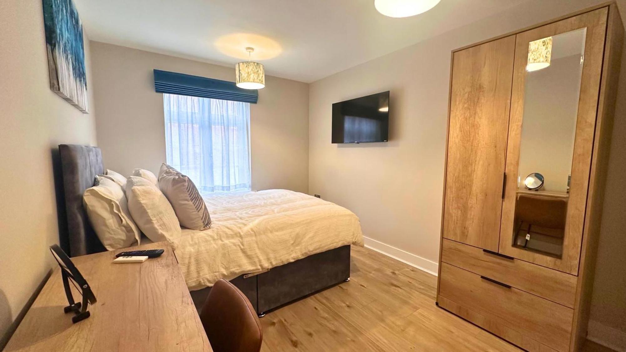 3 Bedroom Modern * Coventry