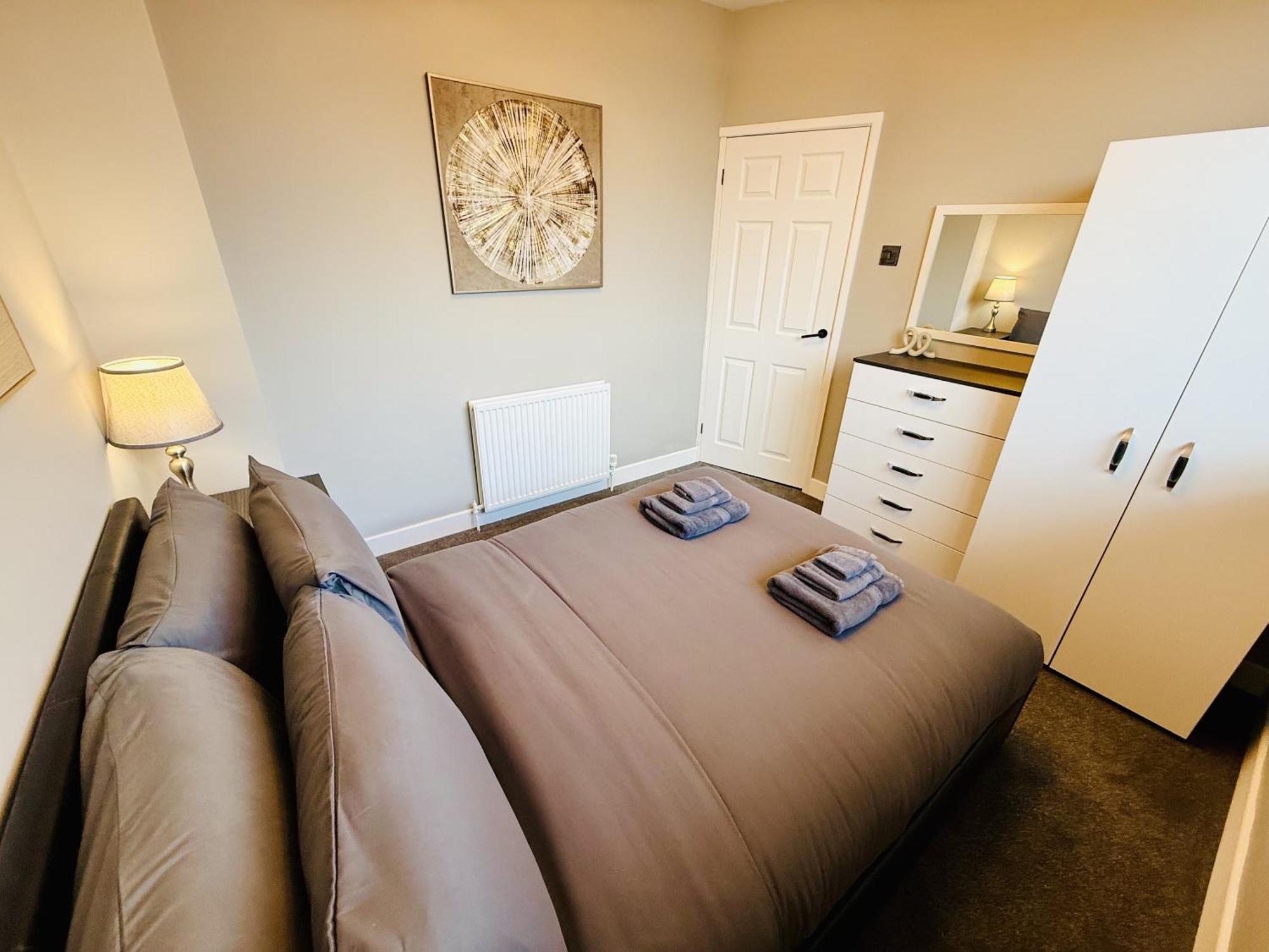Spacious, Contemporary 2-bed House - Hosted By Hutch Lifestyle Holiday home Coventry