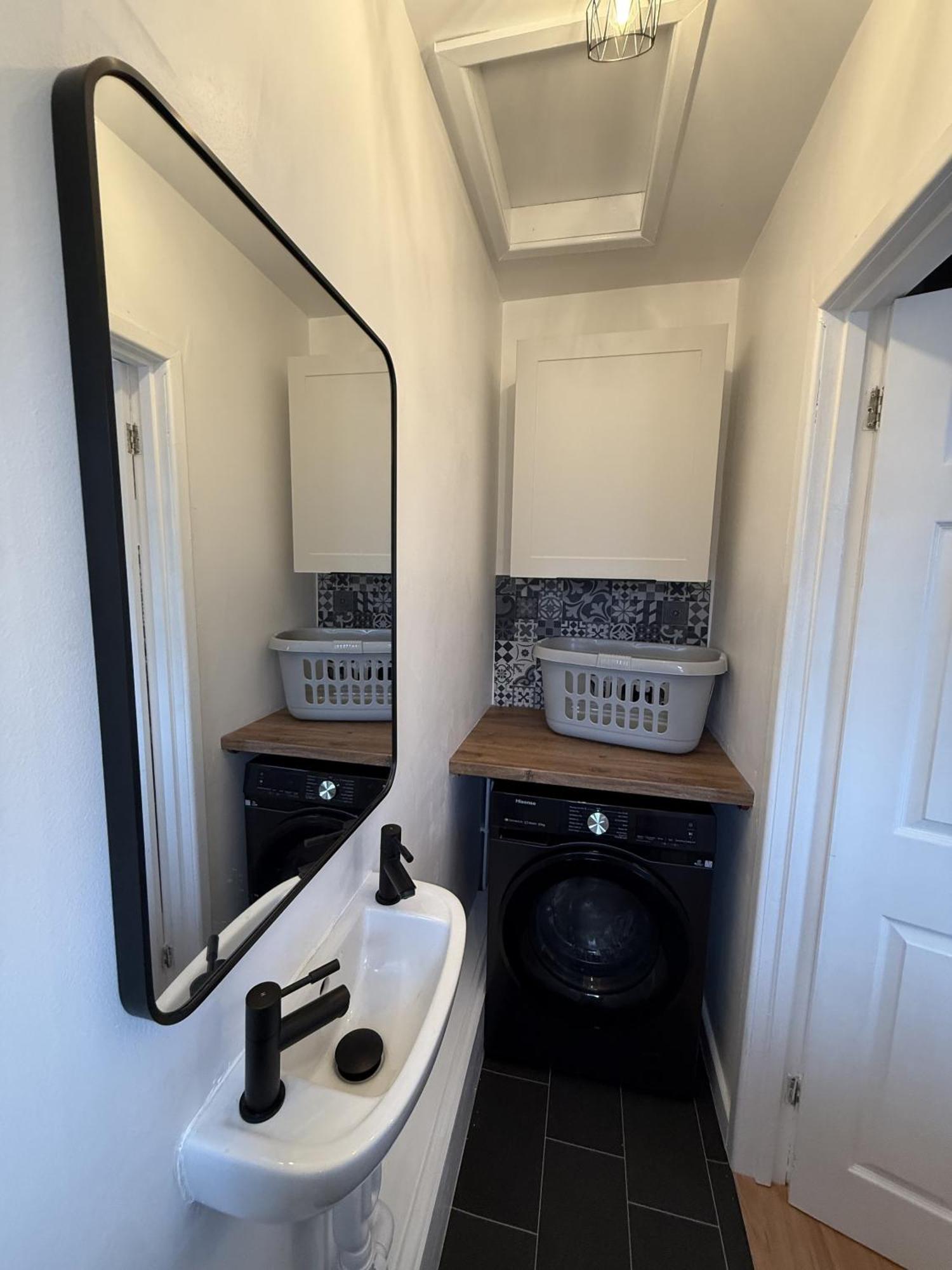 Spacious, Contemporary 2-bed House - Hosted By Hutch Lifestyle Holiday home *
