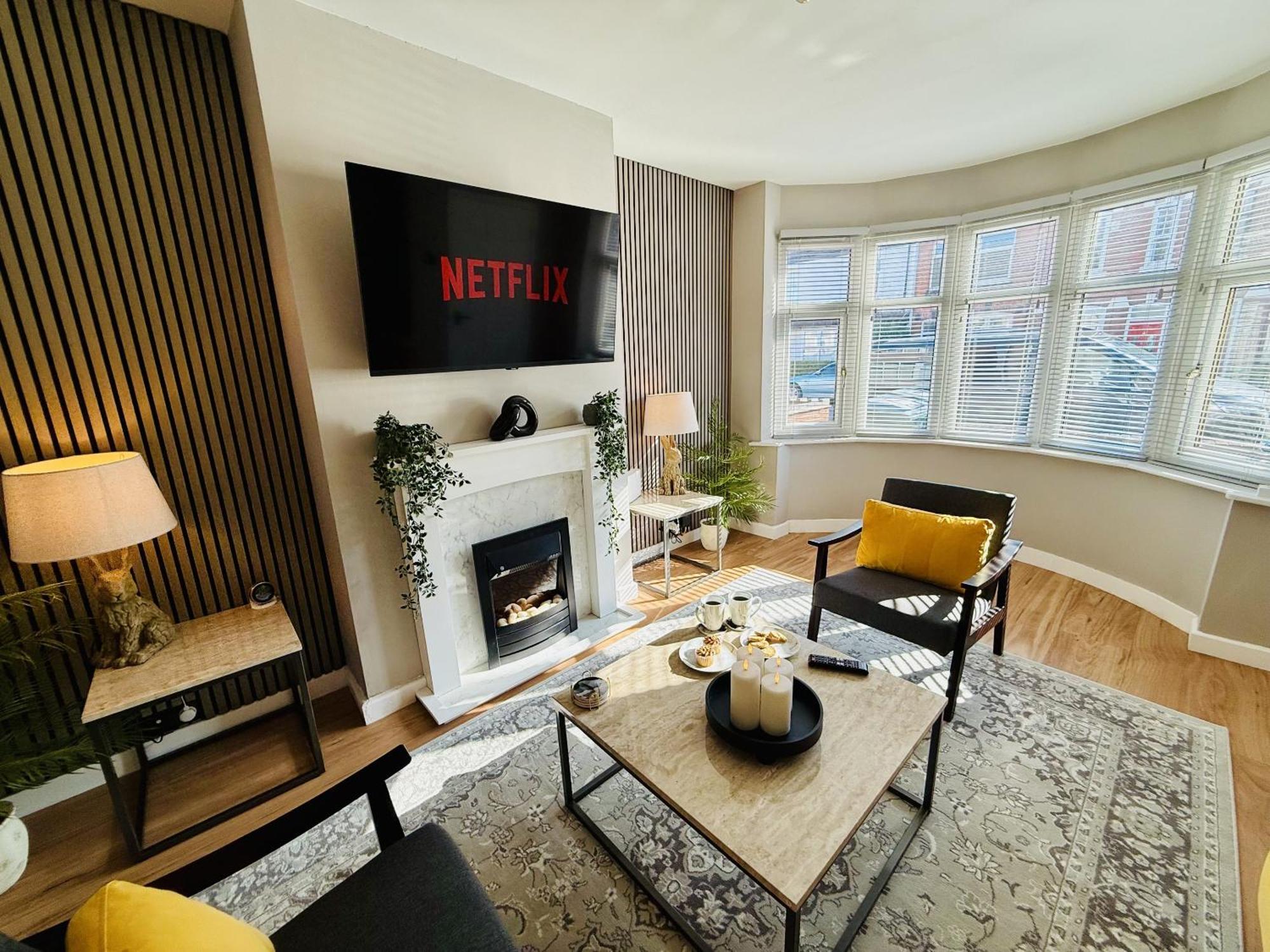 Spacious, Contemporary 2-bed House - Hosted By Hutch Lifestyle Holiday home Coventry