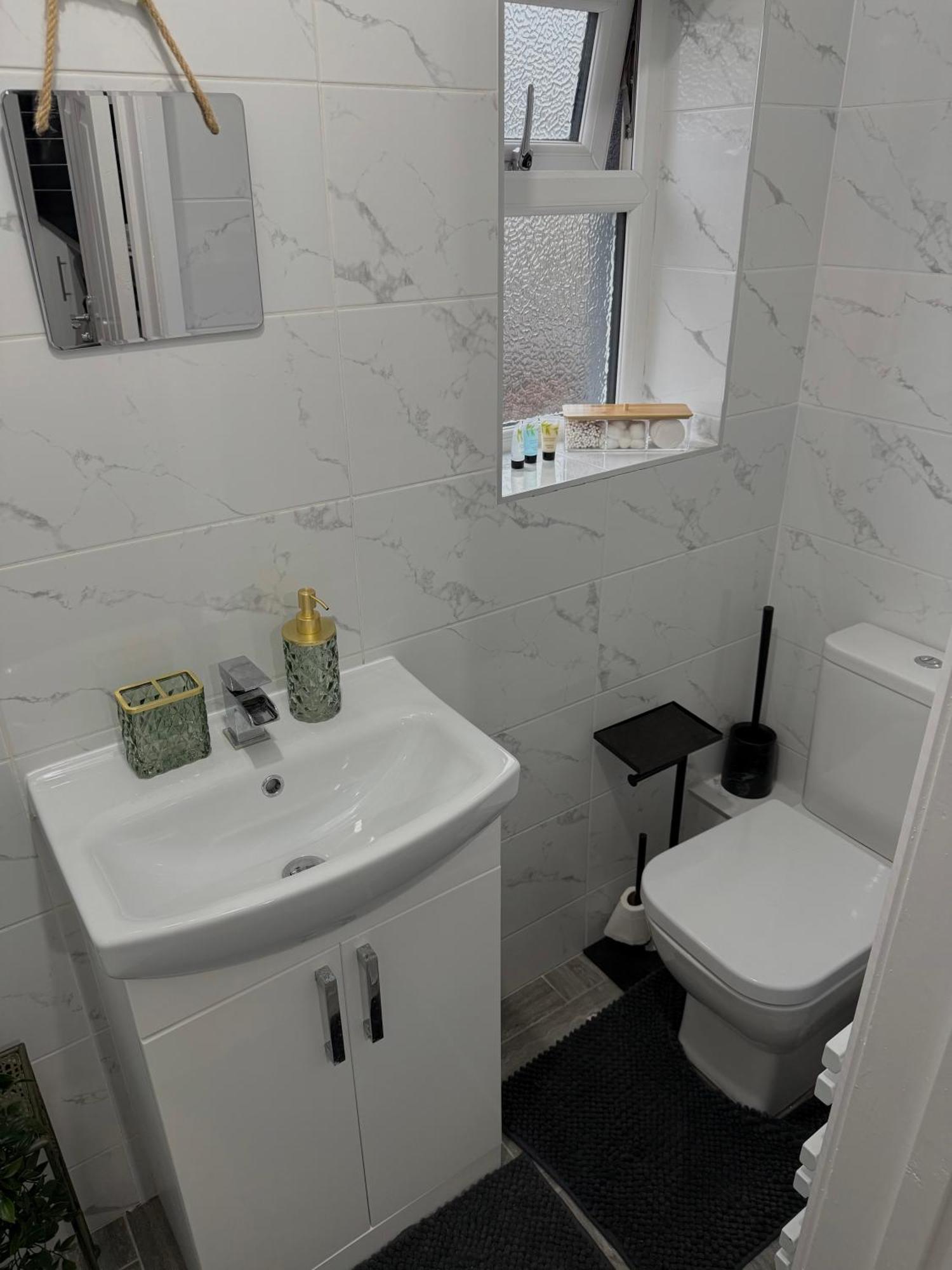 Your Away From Your Home! Apartment *