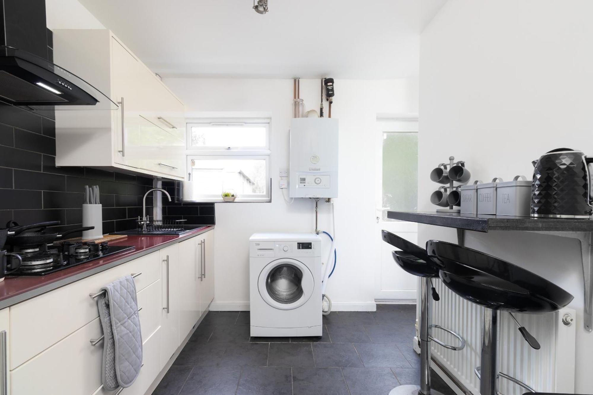 Holiday home 3 Bedroom With Private Driveway Coventry