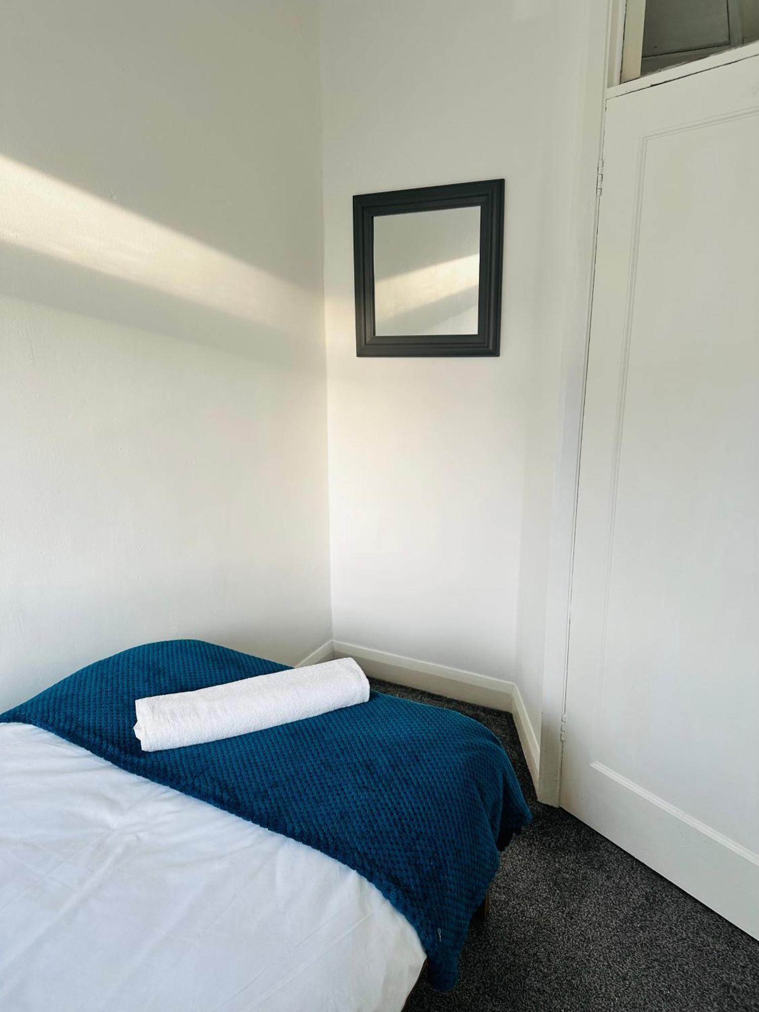 Apartment Spacious Town House Coventry