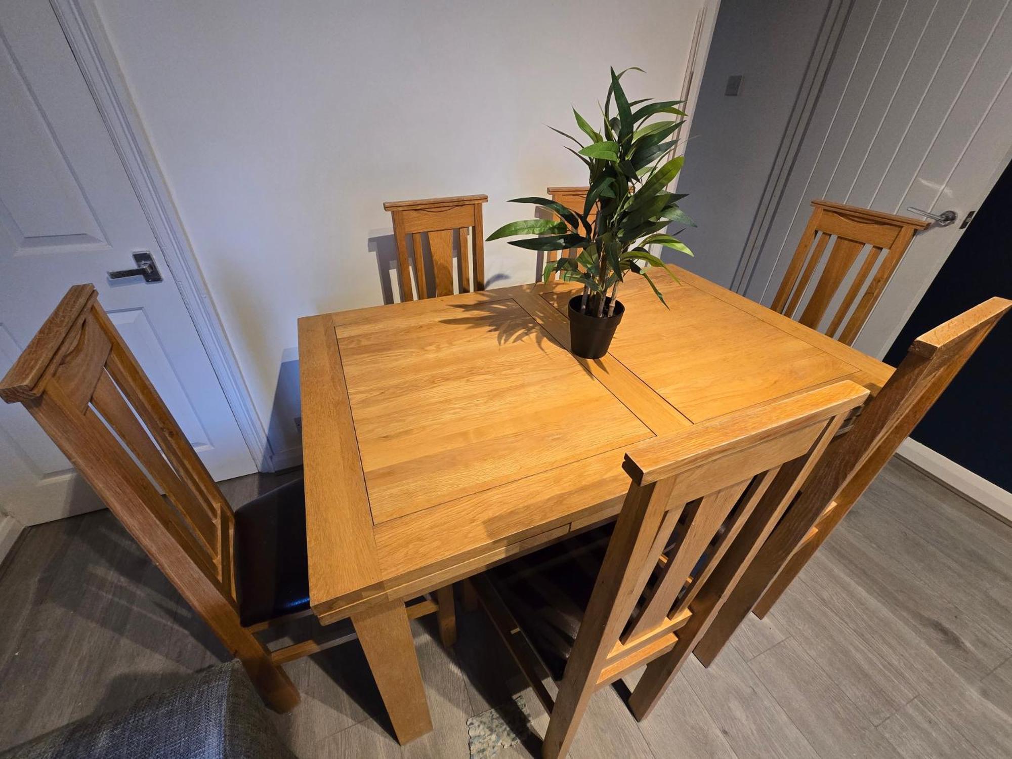 Contractors, Centre, 4 Double Rooms, 3 Showers-toilets, Sleeps 10, 4 Tvs Coventry