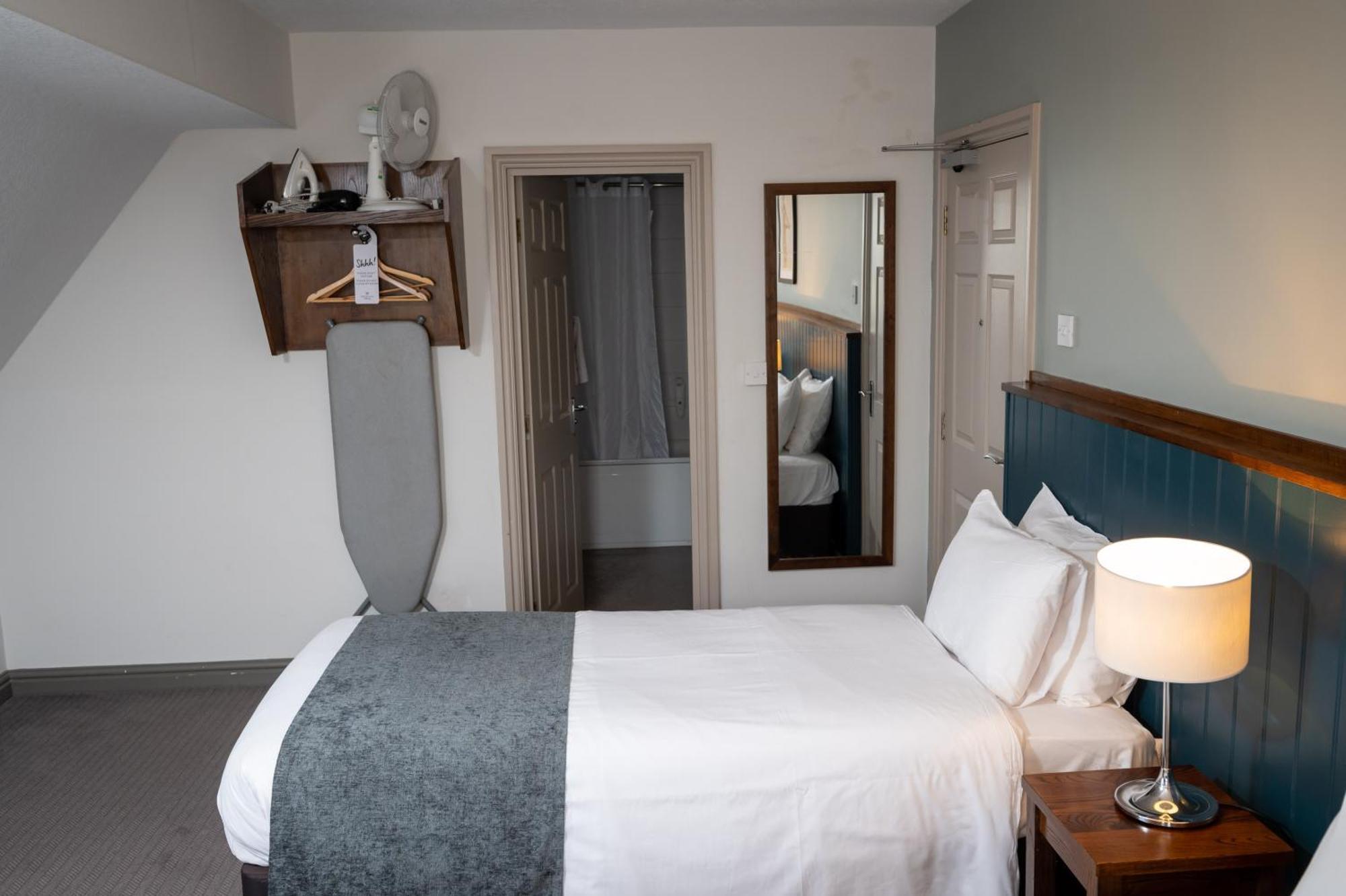Cocked By Greene King Hotel 3*