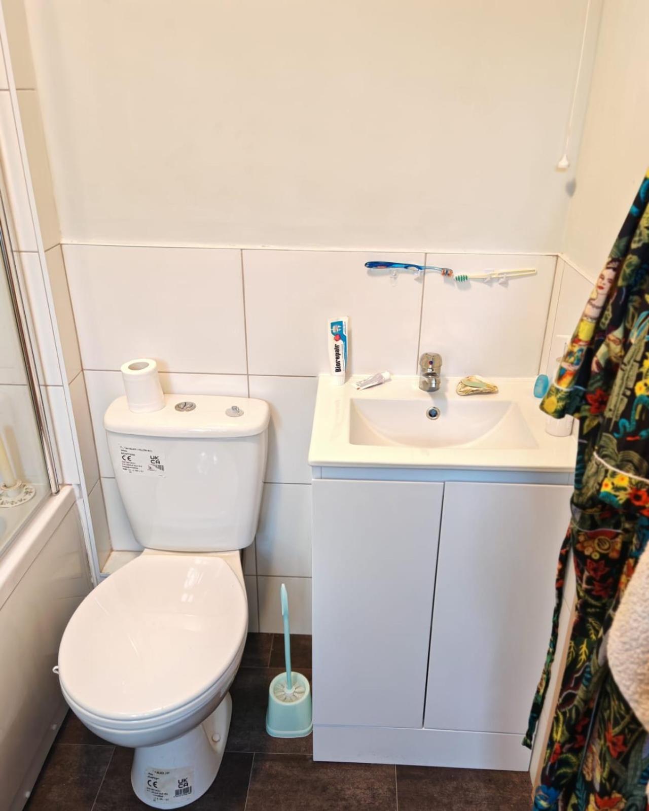 Homestay Double Bedroom In *