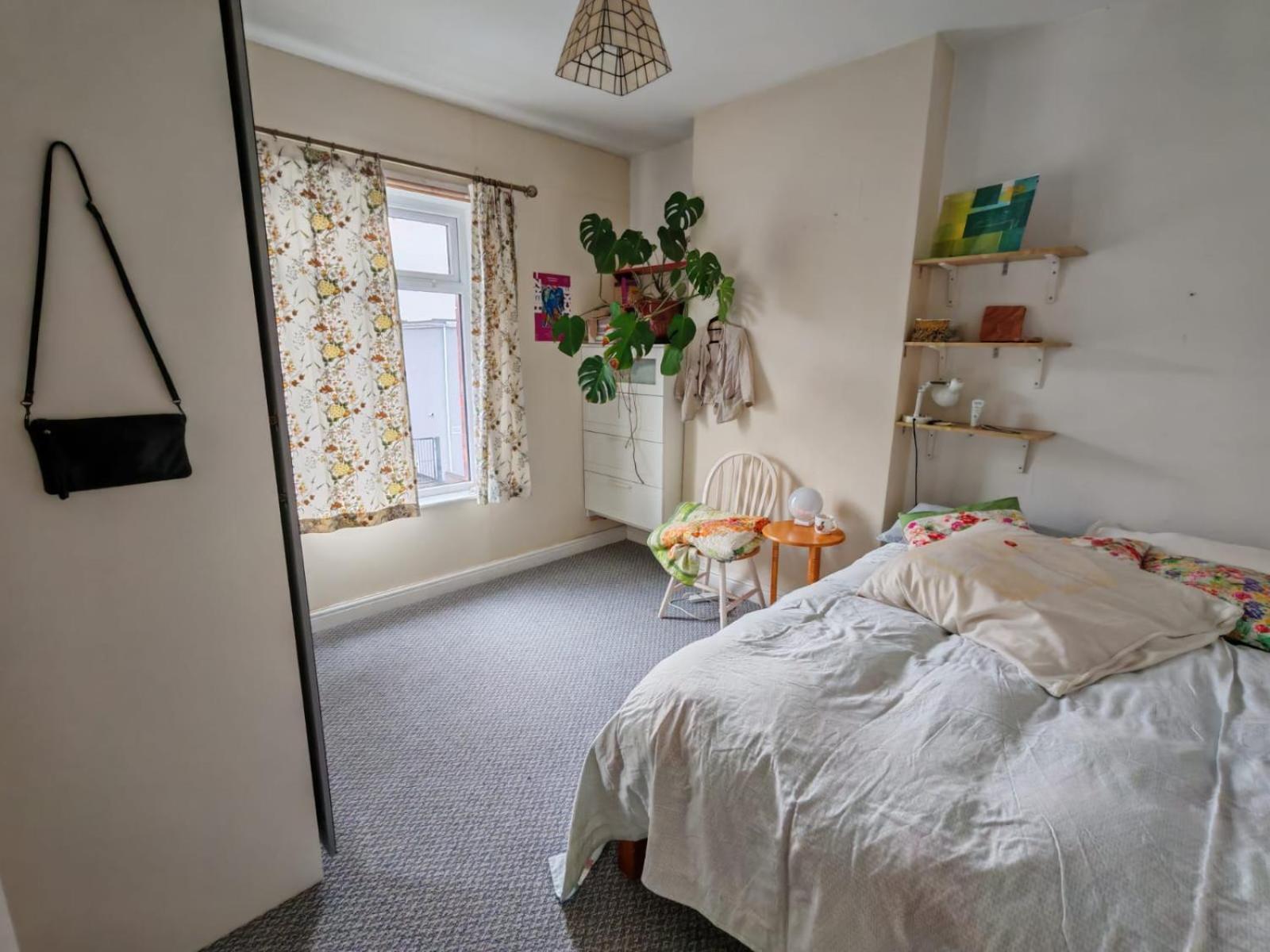 Double Bedroom In * Coventry