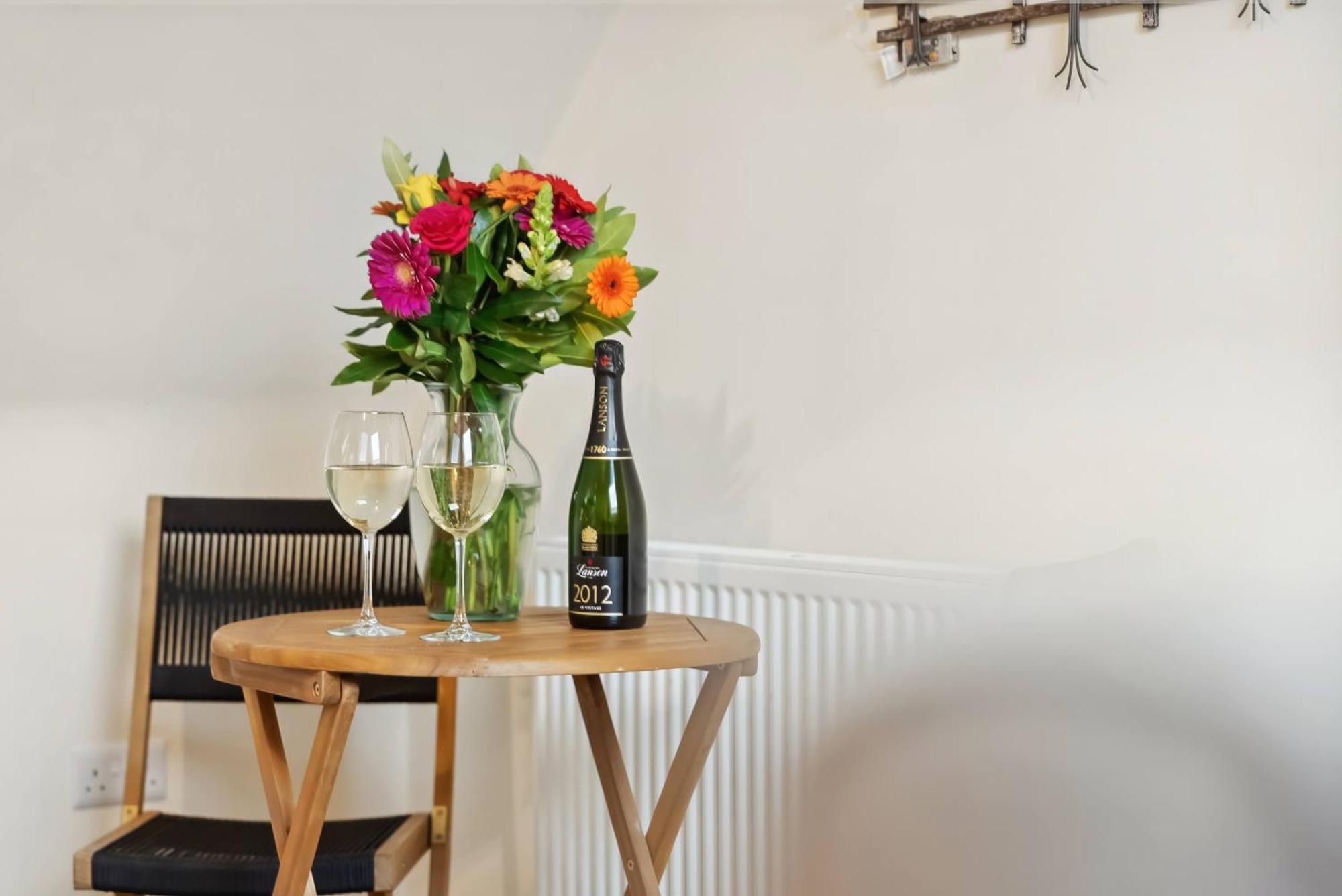 Beautiful Country Apartment, Rated Exceptional * Coventry
