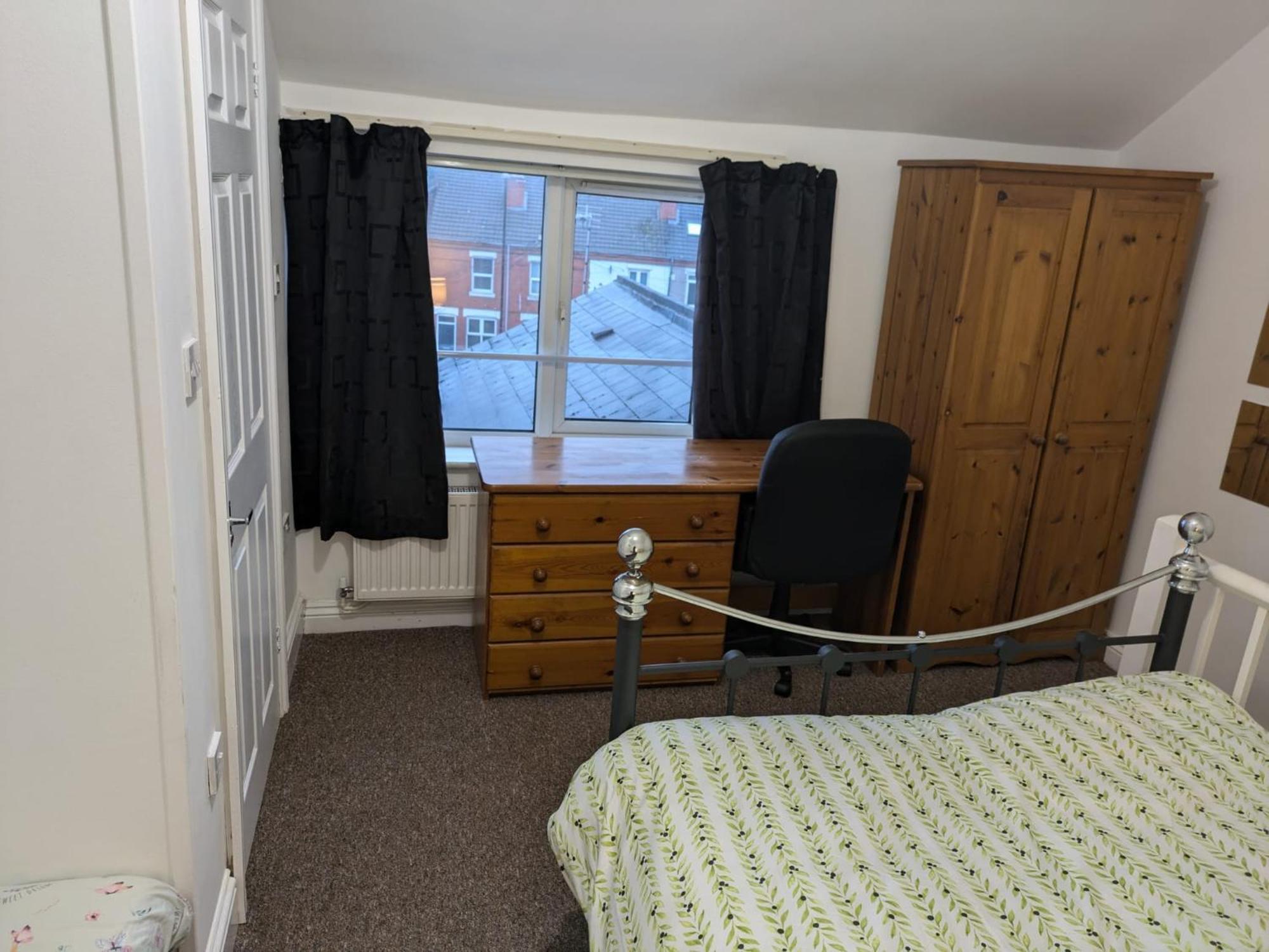 Aparthotel House *