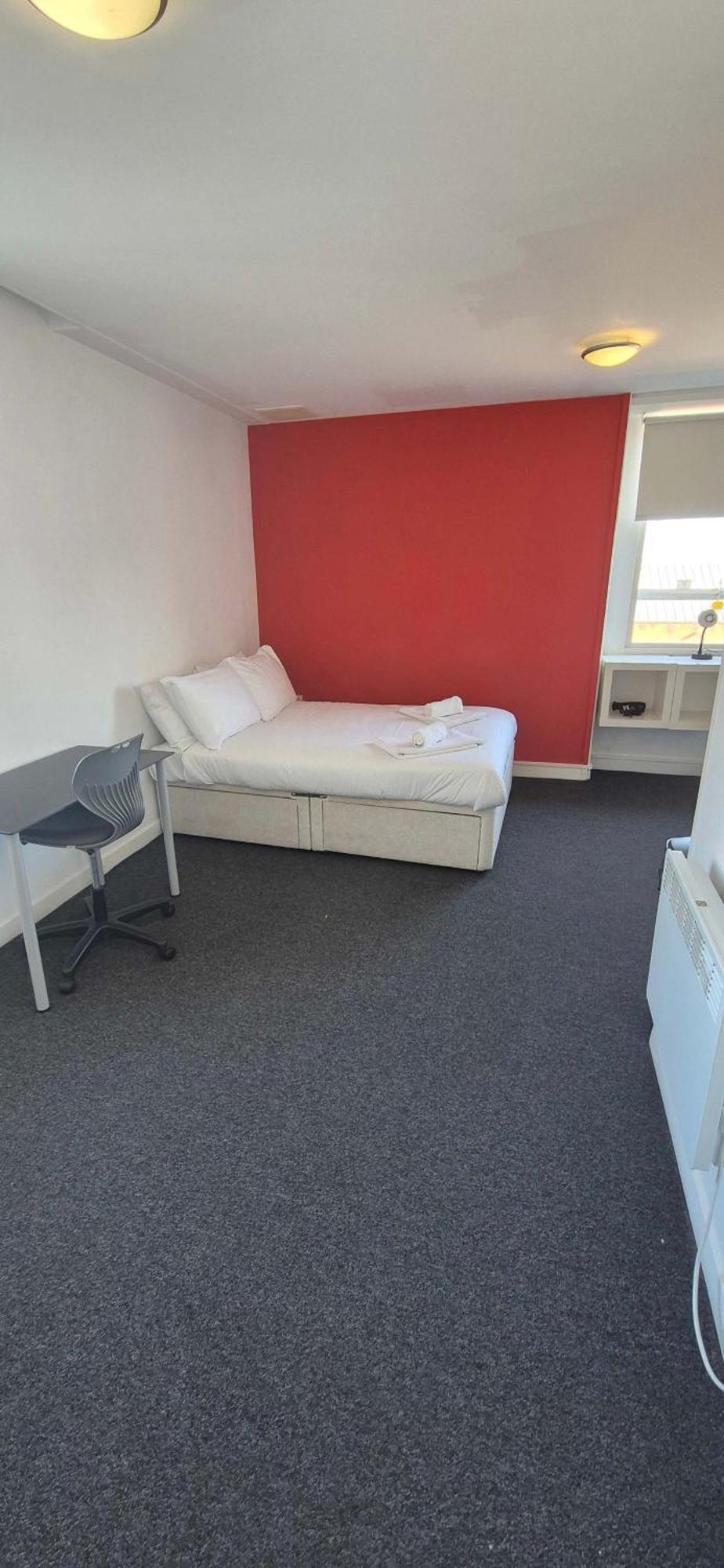 Lovely Budget In Centre * Coventry