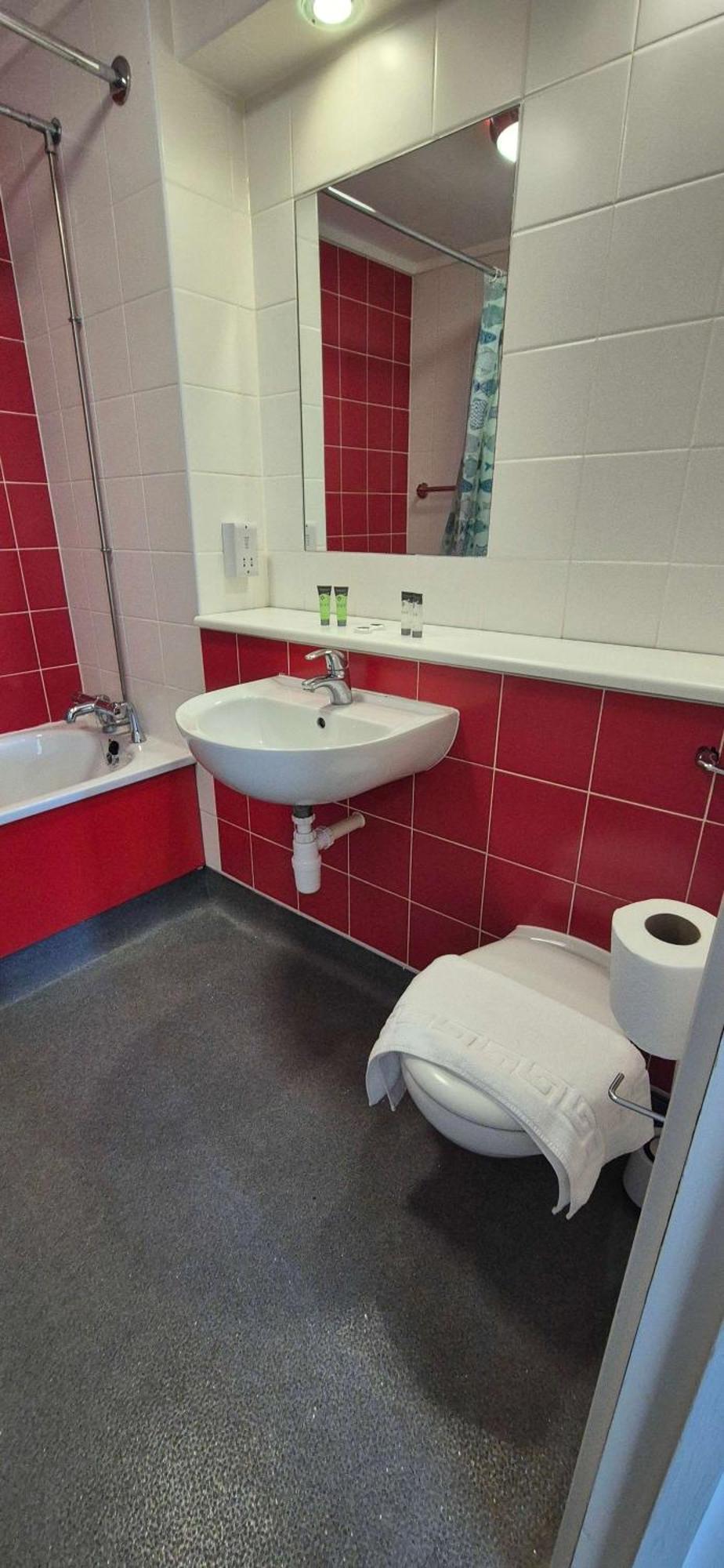 Apartment Lovely Budget In Centre Coventry
