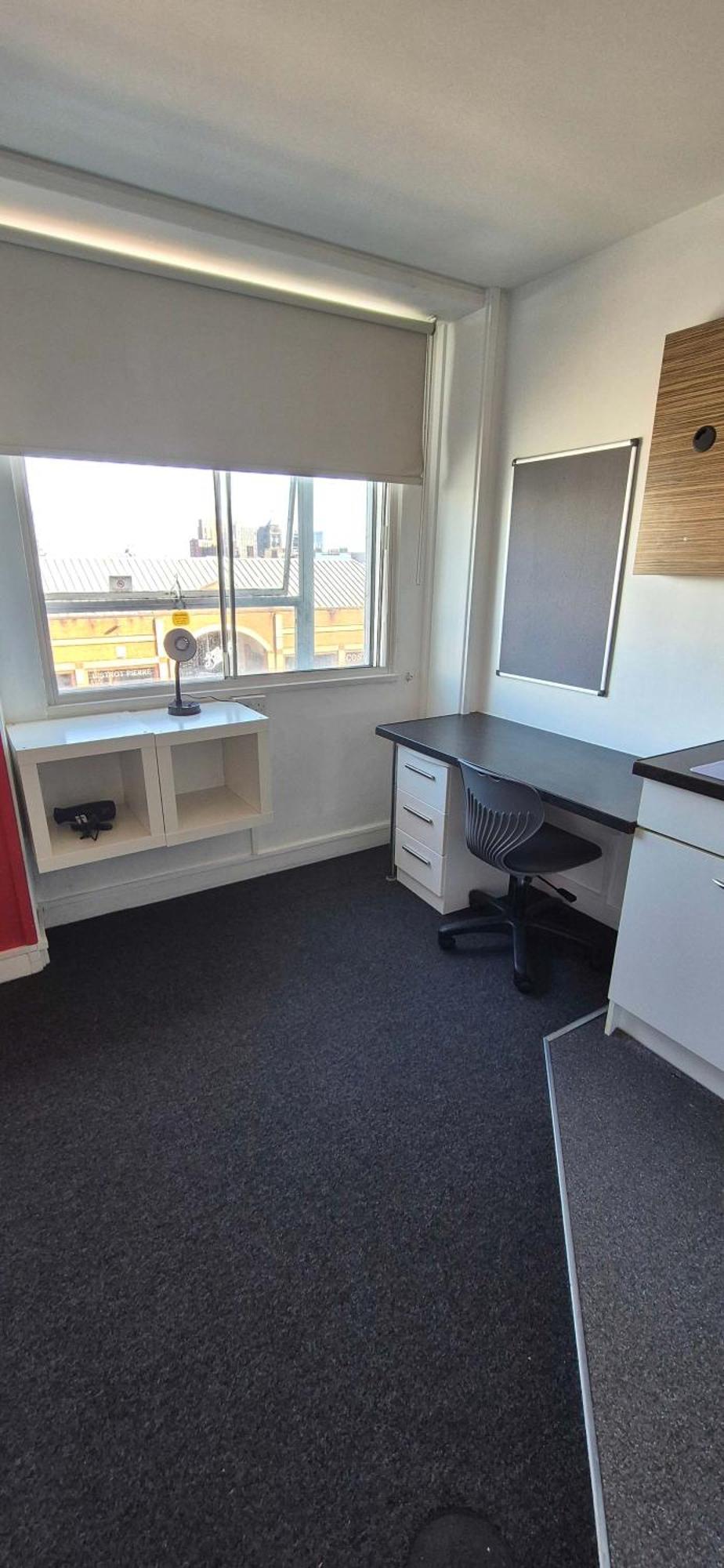 Lovely Budget In Centre Apartment *