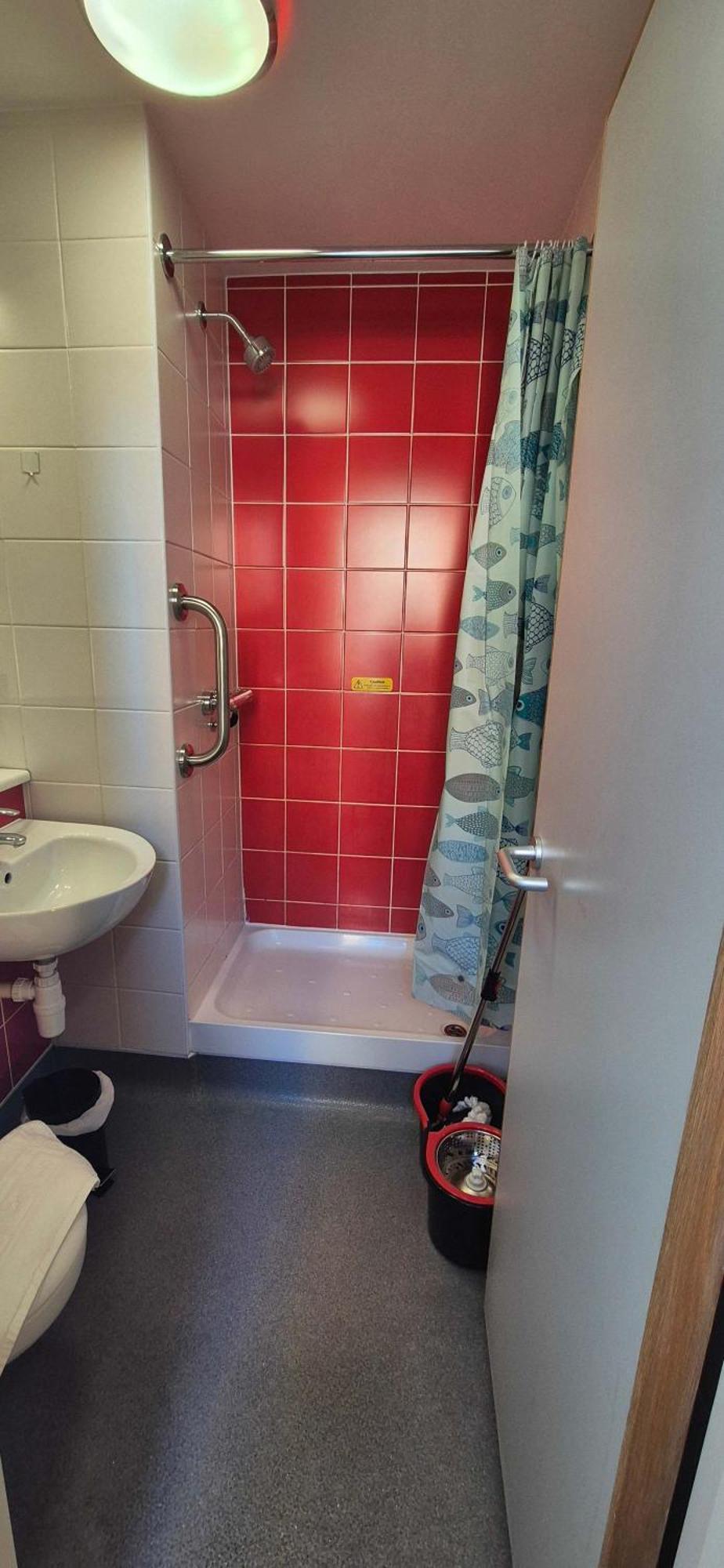 Cosy Budget In Centre * Coventry