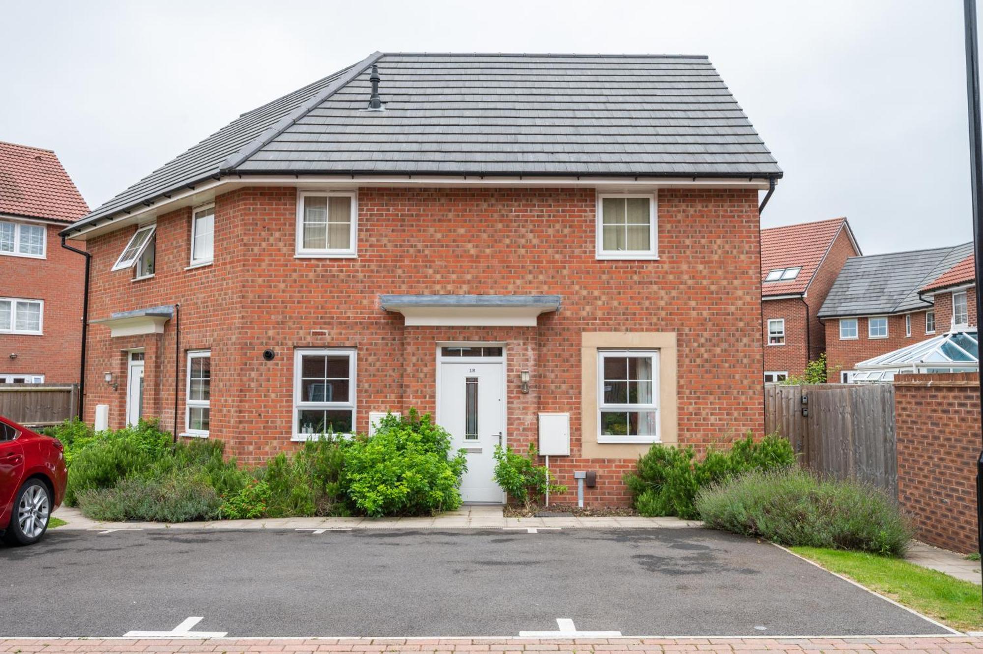 Close To Warwick - Clover Way By Ty Sa Coventry