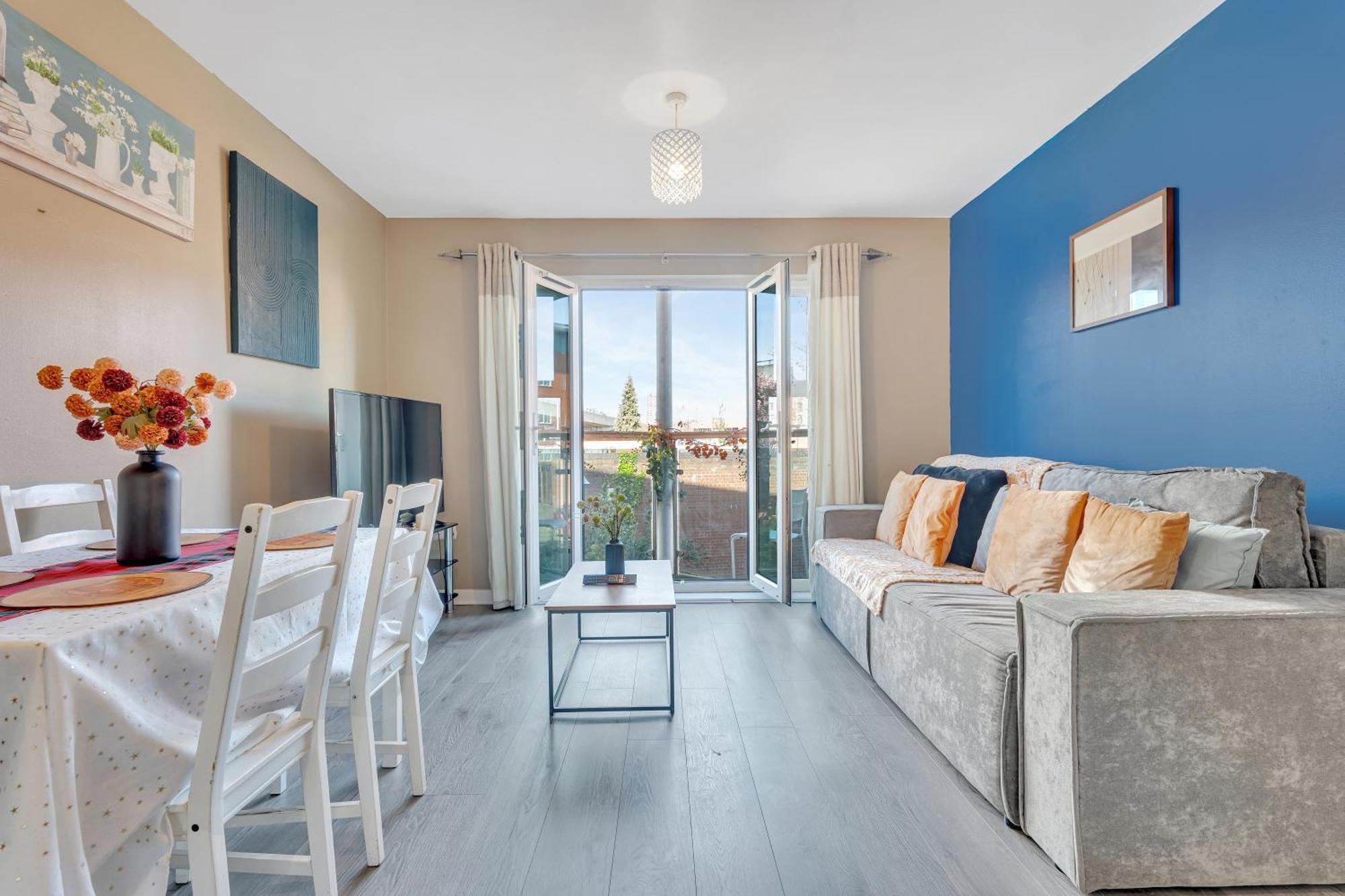 The Breeze Apartment *