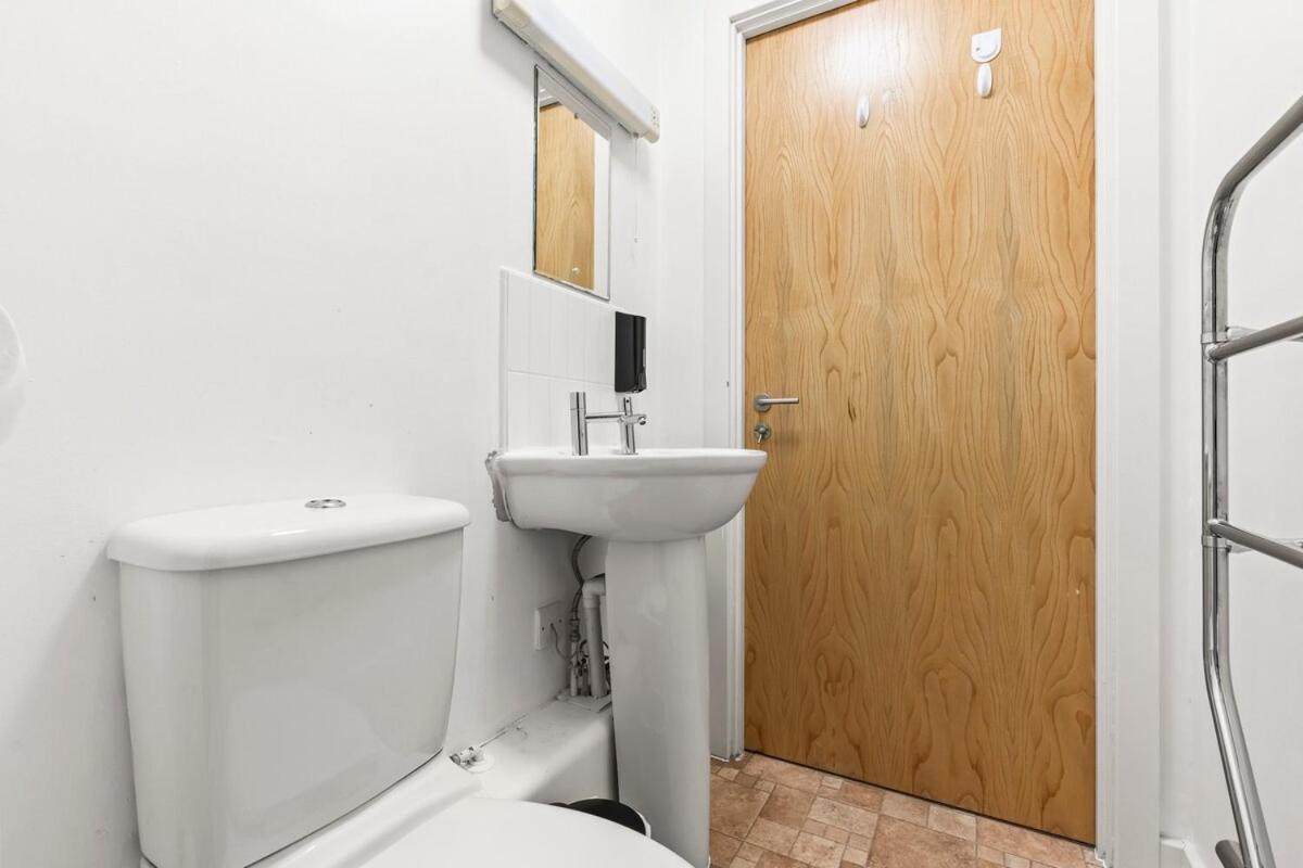 Centre 2 Bedroom - Private Parking, Balcony, Self-check-in And Fast Wifi By Yoko Apartment Coventry