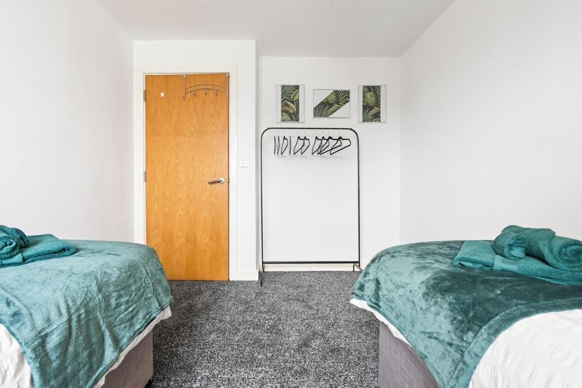 Centre 2 Bedroom - Private Parking, Balcony, Self-check-in And Fast Wifi By Yoko Coventry