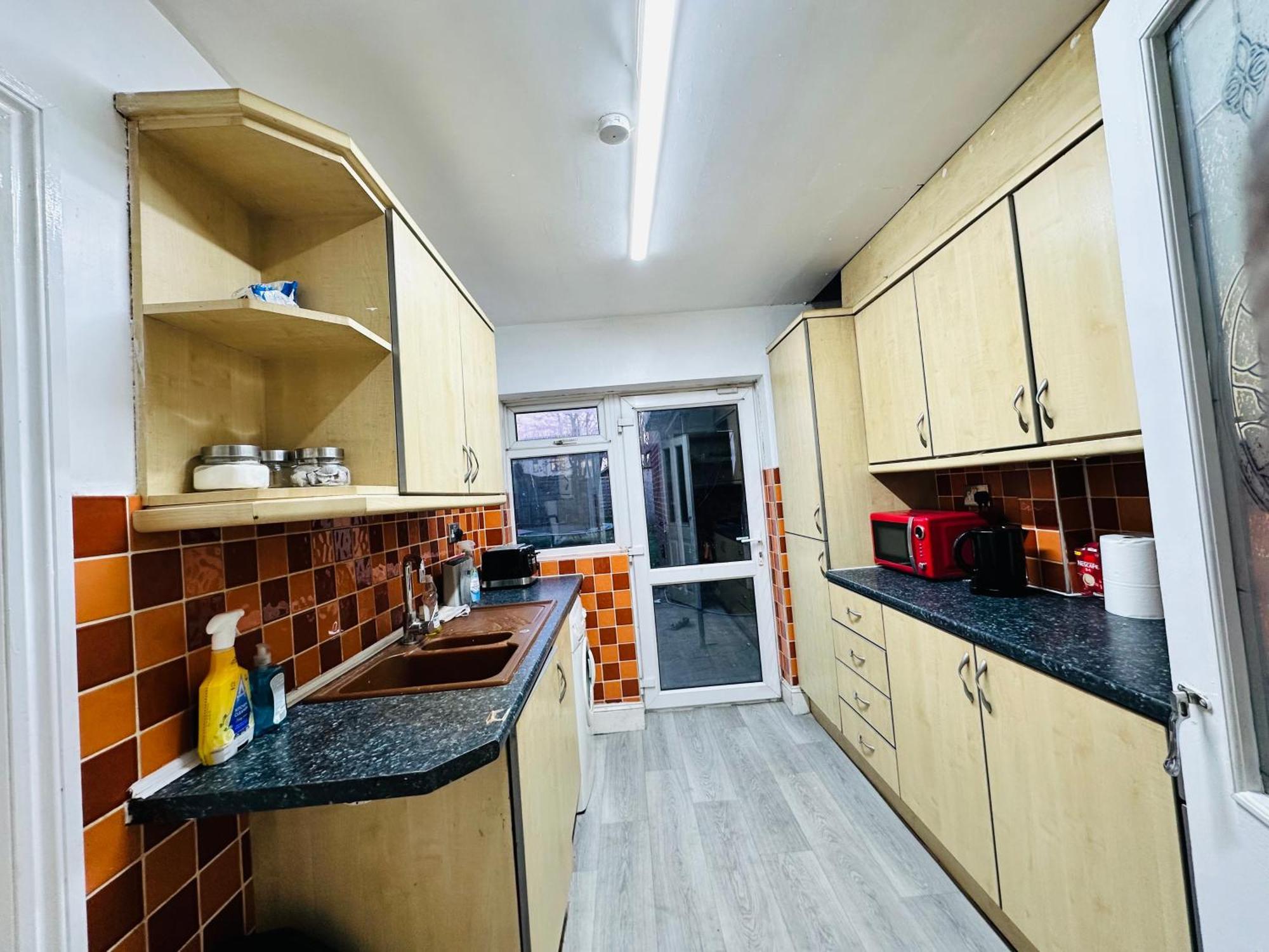 Holiday home 3 Bed Comfortable In City, Free Parking , Wifi, Kitchen,livingroom Coventry
