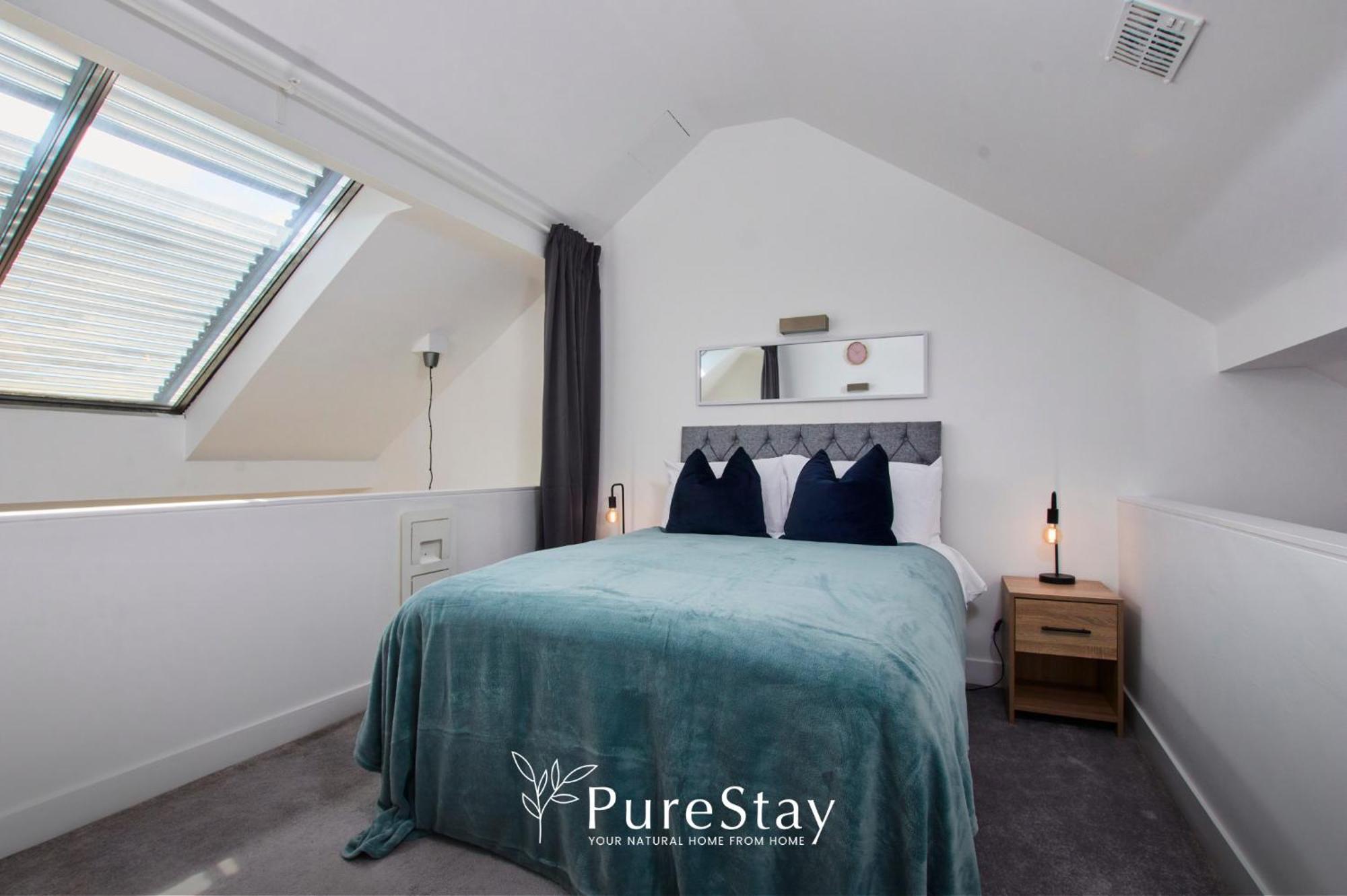 Holiday home Beautiful Four Bed House By Purestay Short Lets & Serviced With Parking Coventry