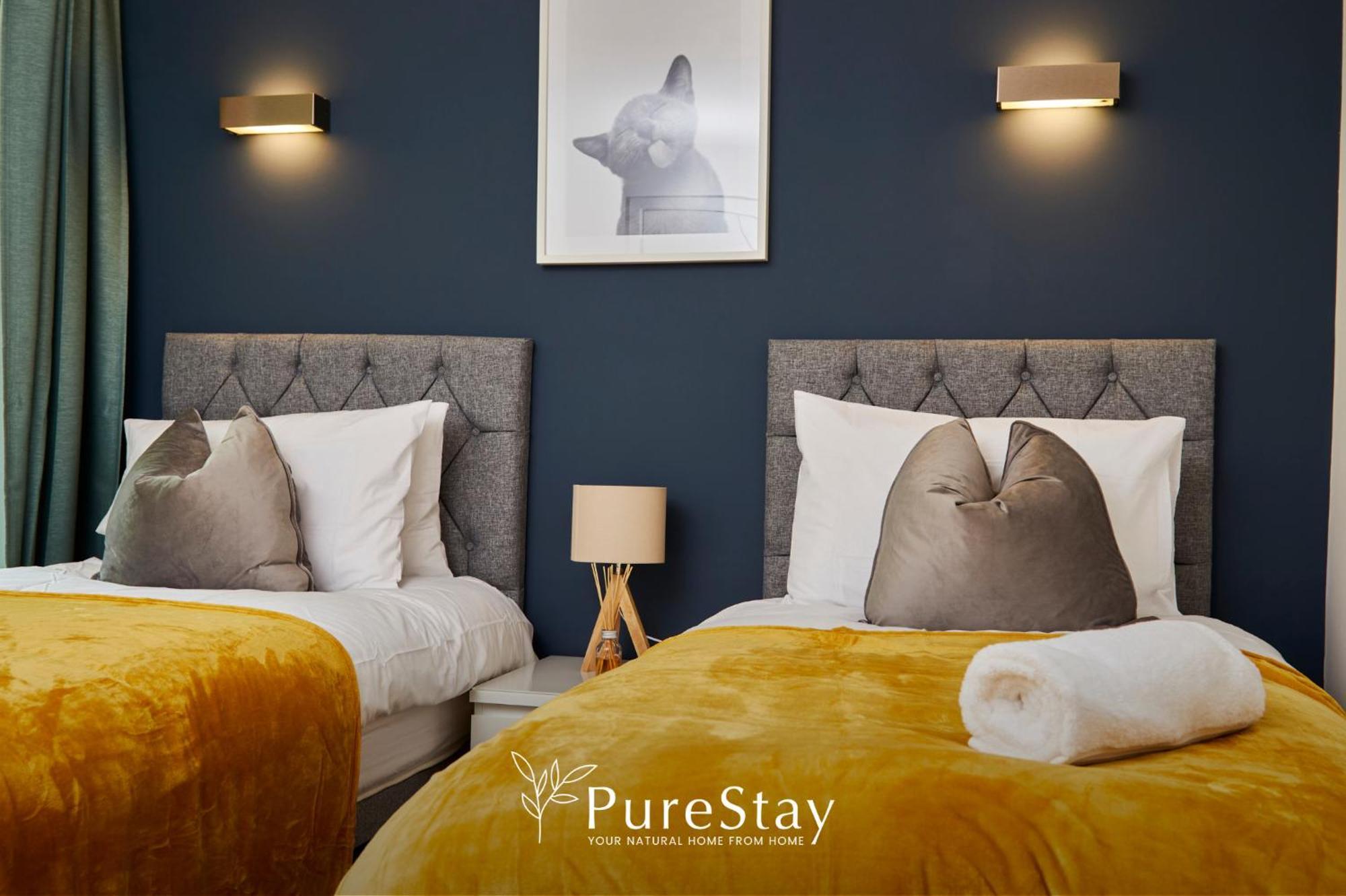 Holiday home Beautiful Four Bed House By Purestay Short Lets & Serviced With Parking Coventry