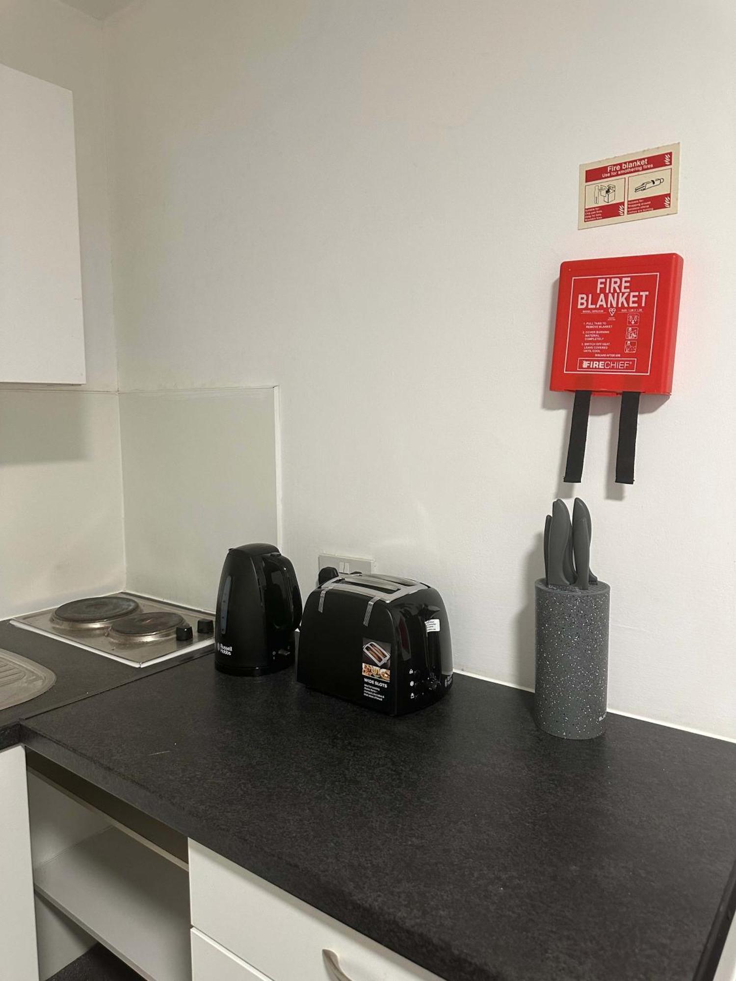 Budget Perfect Location Apartment *