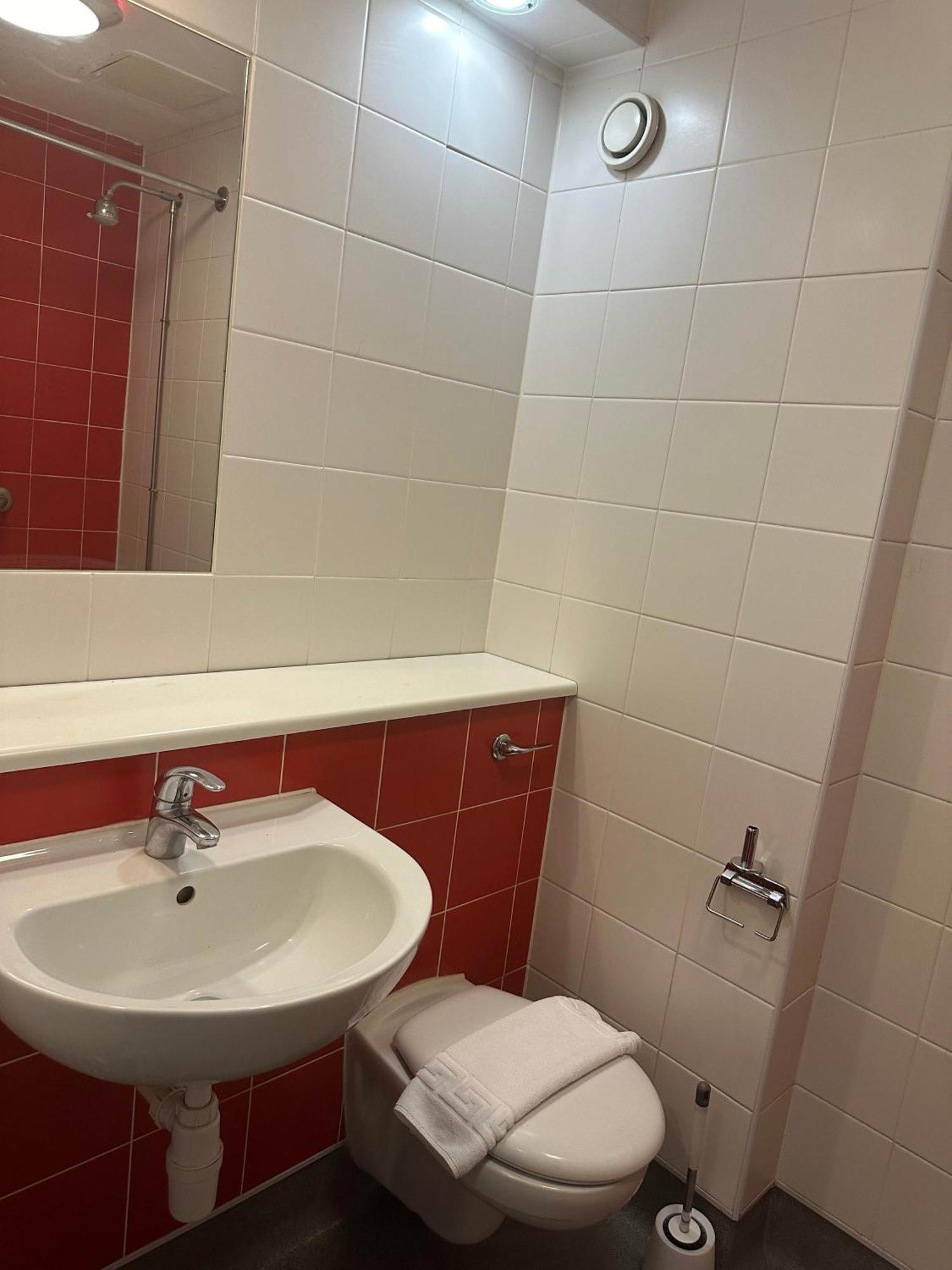 Budget Perfect Location Apartment