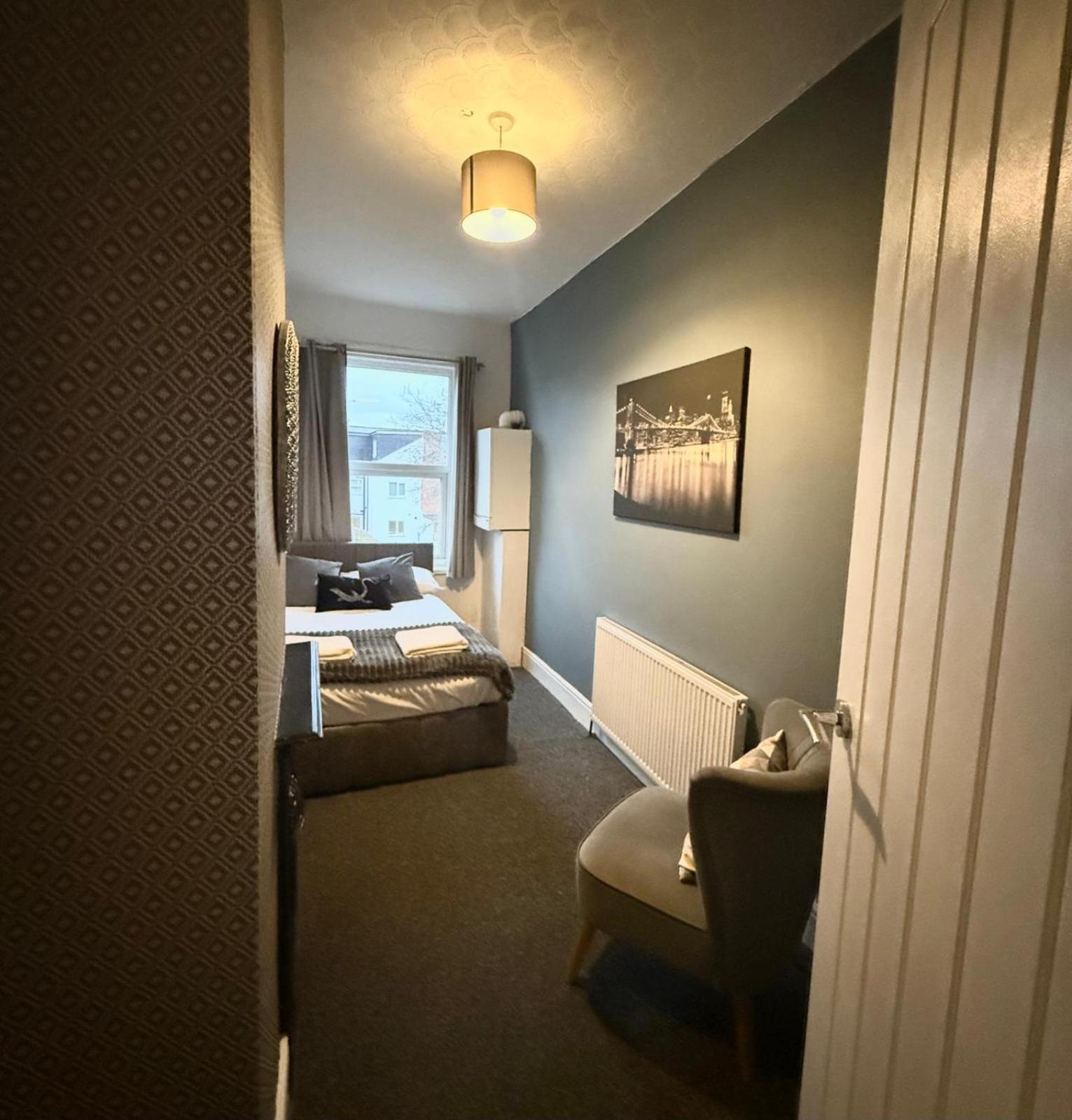 Holiday home 3bed Terraced House Cv5 *