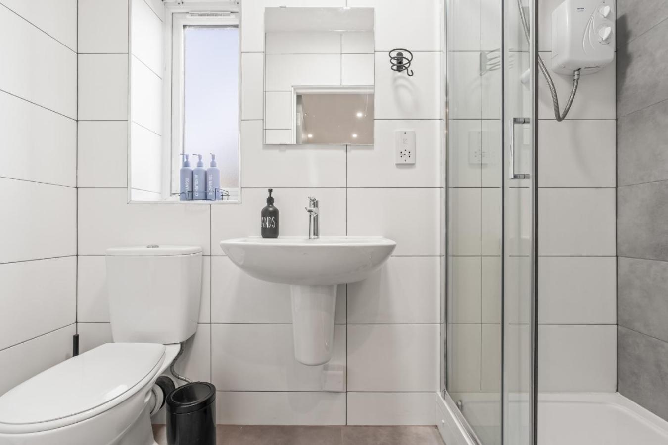 Apartment Charming 2br In Free Street Parking Coventry