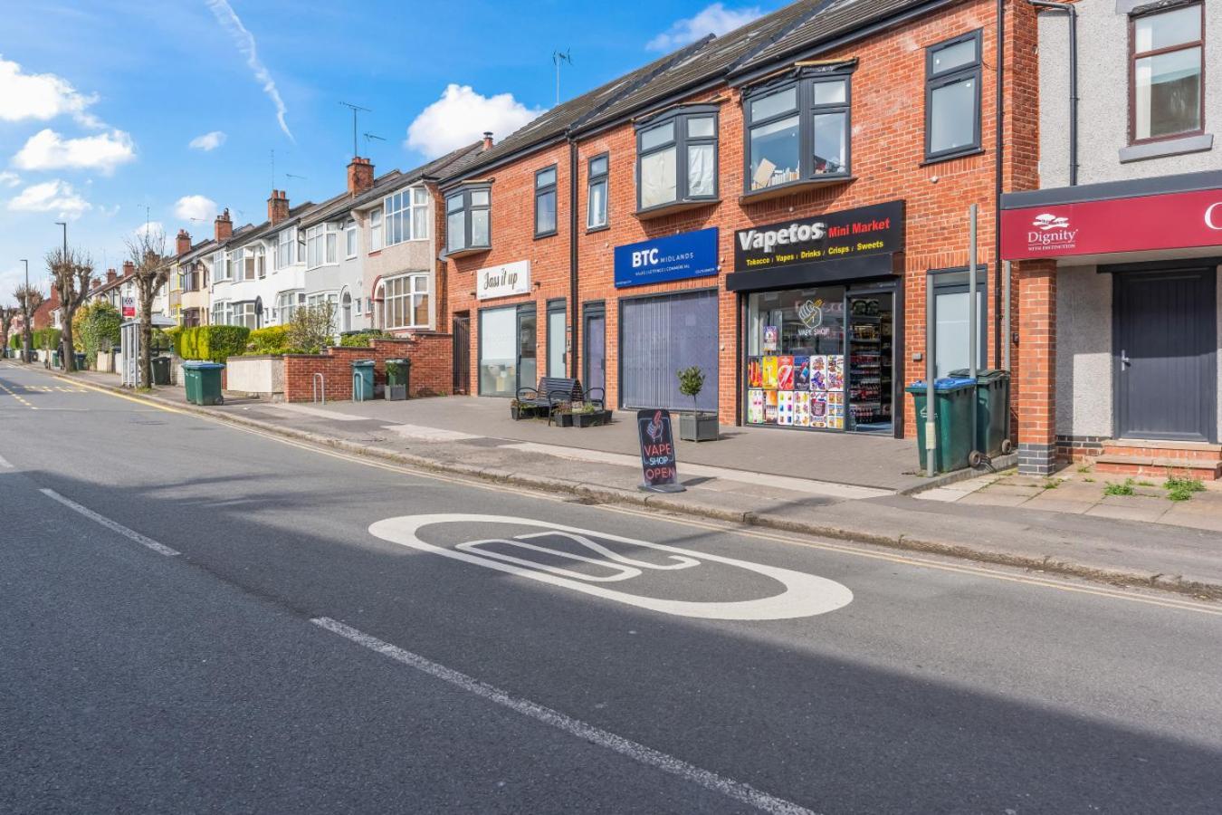 Charming 2br In Free Street Parking