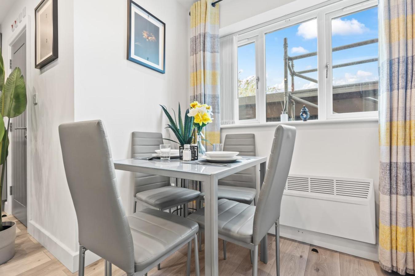 Apartment Charming 2br In Free Street Parking