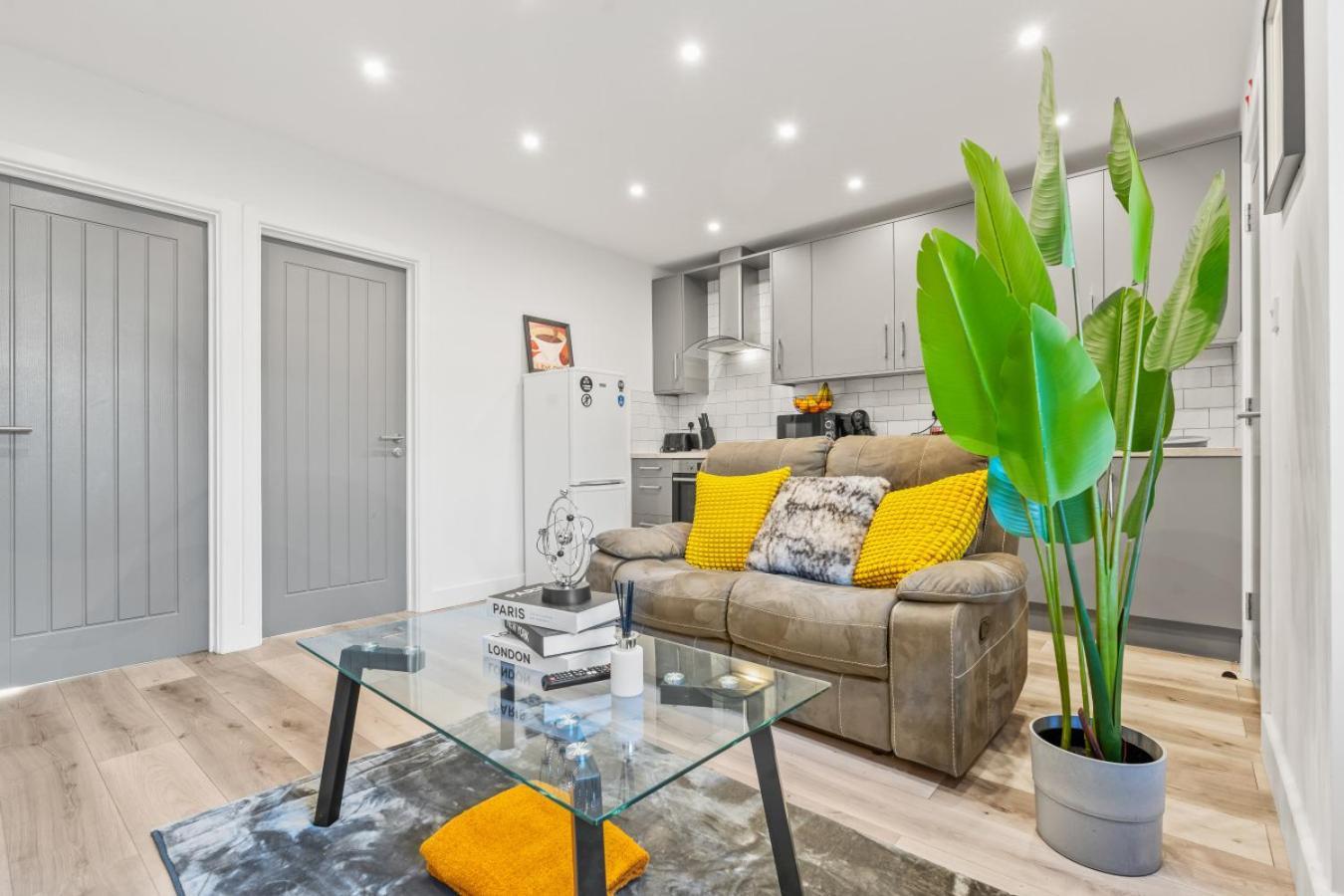 Apartment Charming 2br In Free Street Parking *