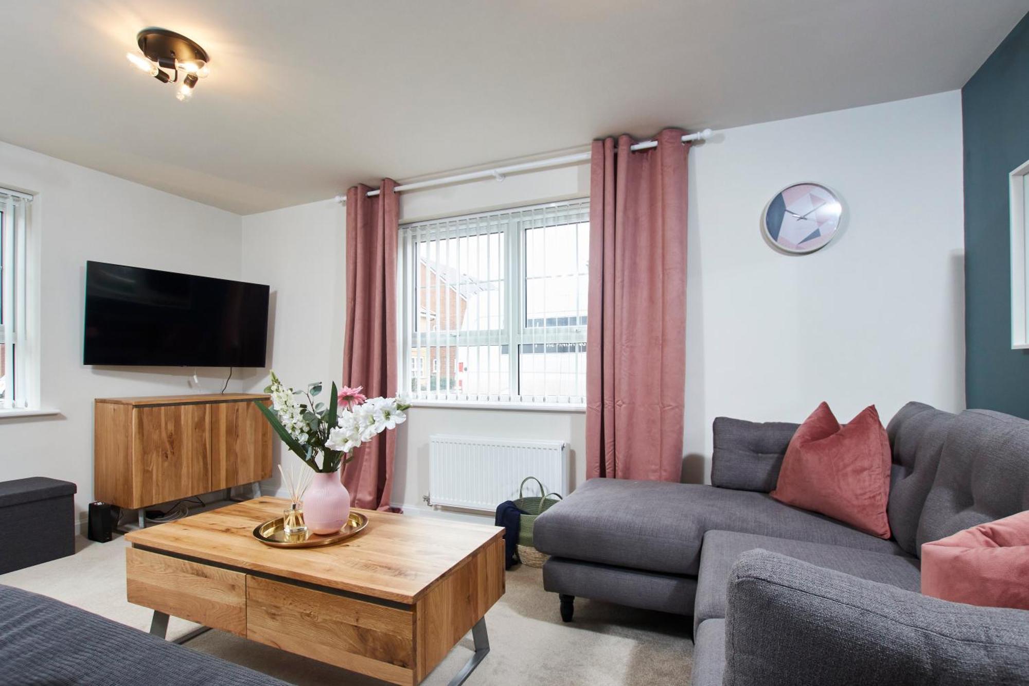 Holiday home Perfect 3br House Sleeps 9 Coventry