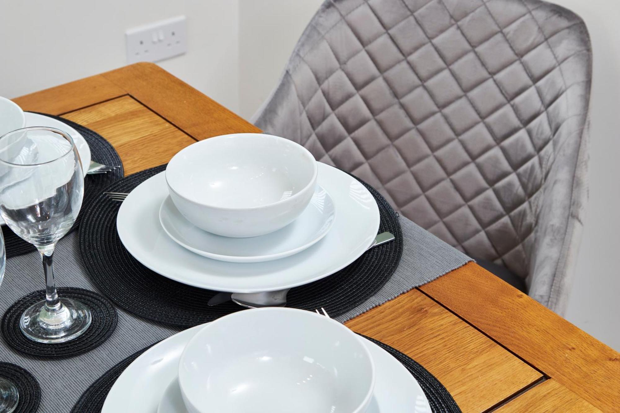 Perfect 3br House Sleeps 9 Coventry