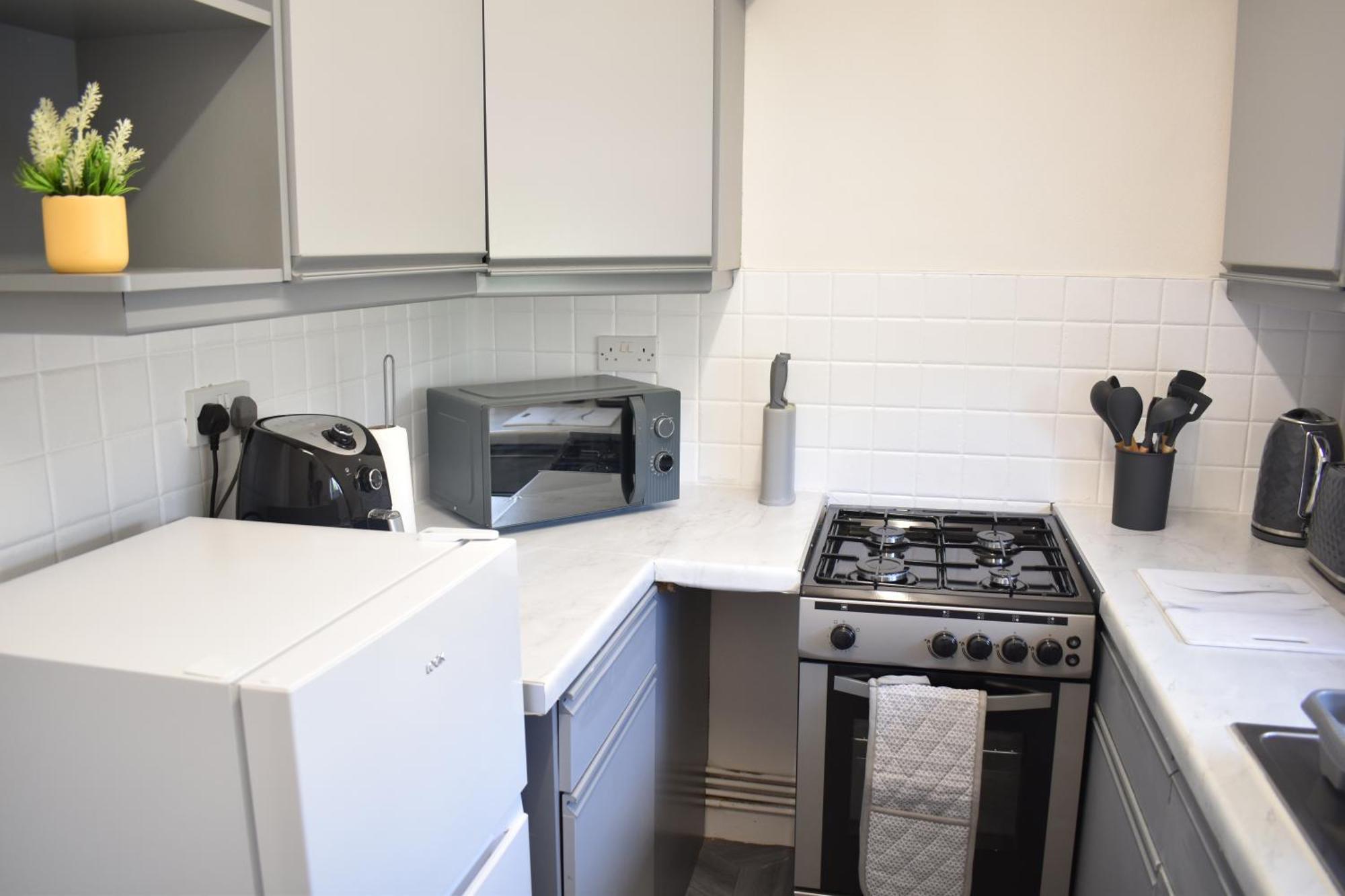 Spacious 2 Bed Flat *